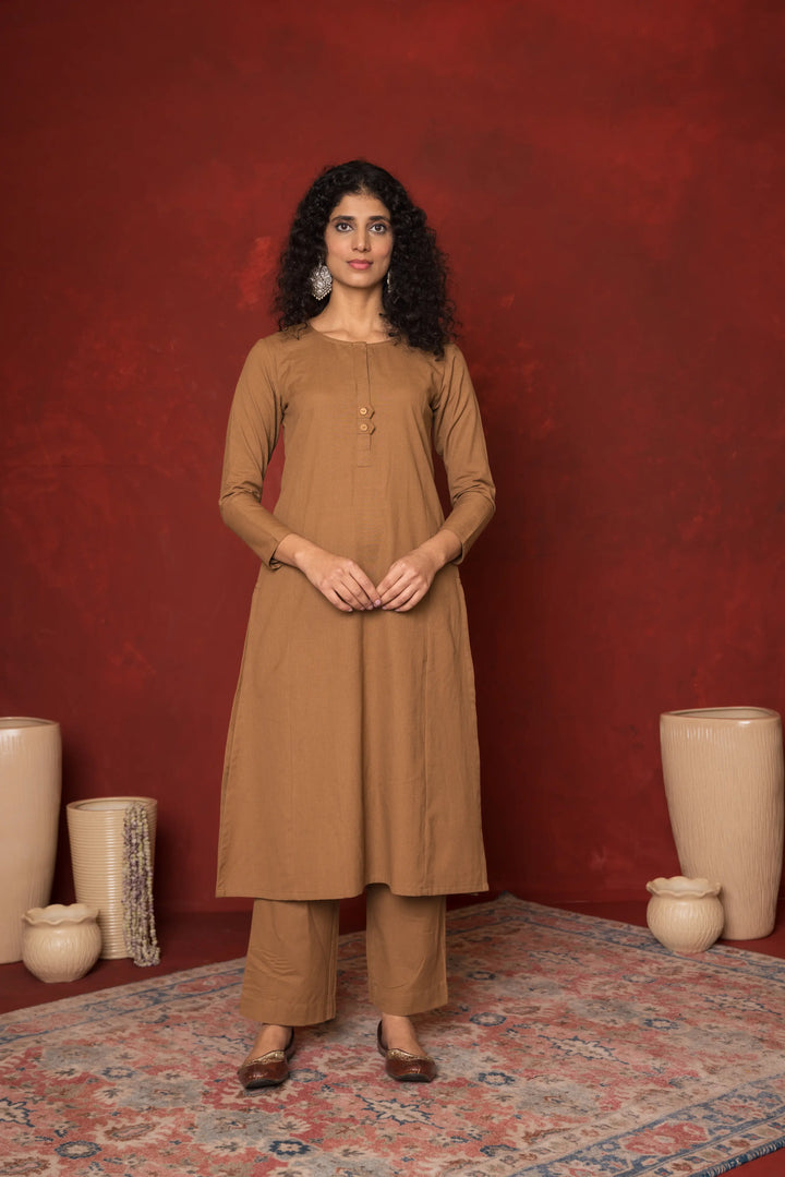 LIGHT BROWN COTTON FLEX ROUND HIGHLIGHTED WITH WOODON BUTTONS KURTA PANT SET