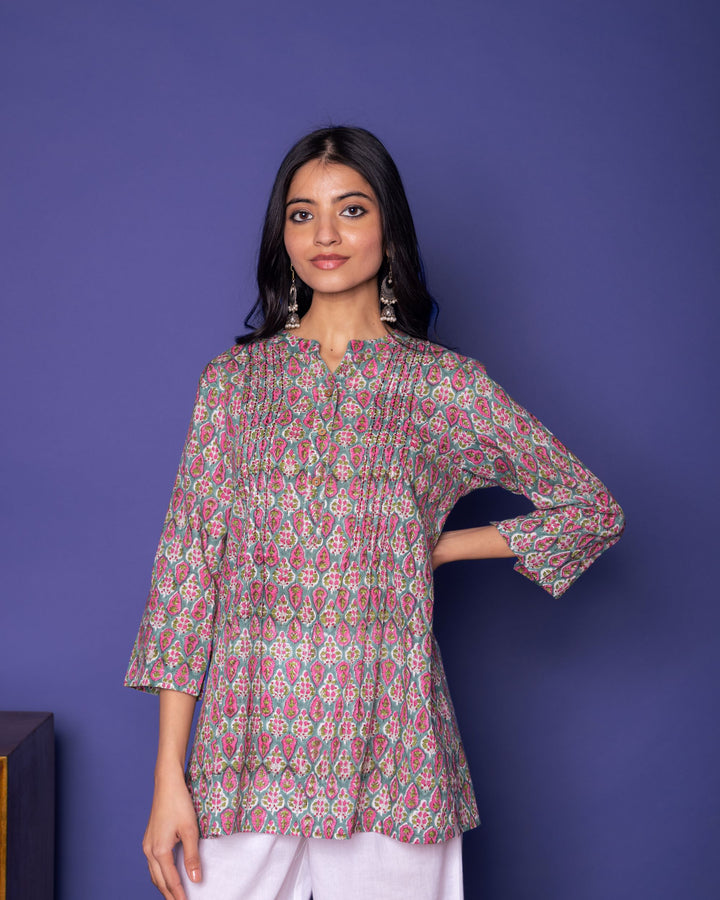 Green Cotton Collar Handblock Short Top For Women's