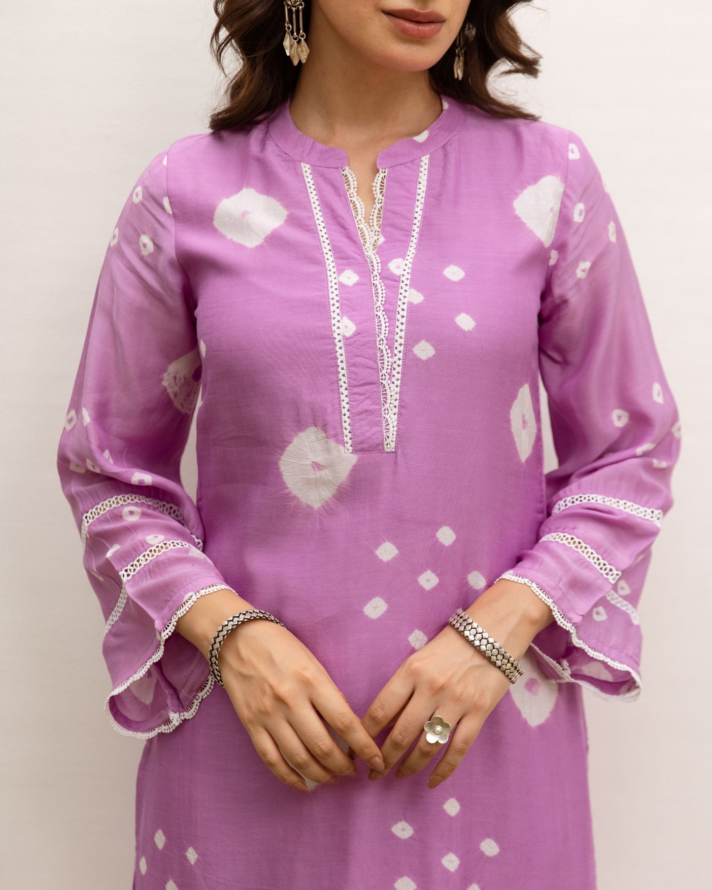 Lavender Hand-done Bandhani Round Neck Kurta For Women's