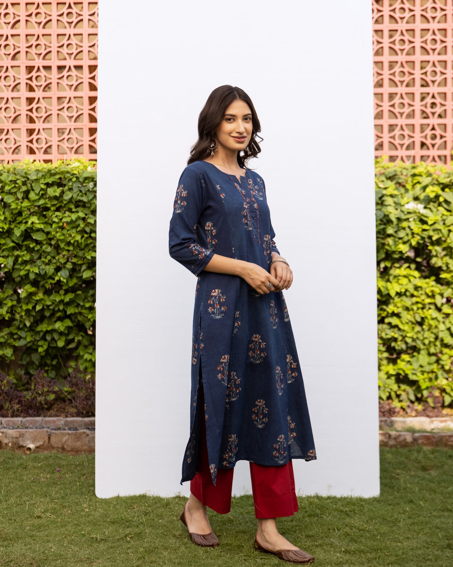 INDIGO COTTON ROUND WITH V-NECK HANDBLOCK KURTA FOR WOMEN'S