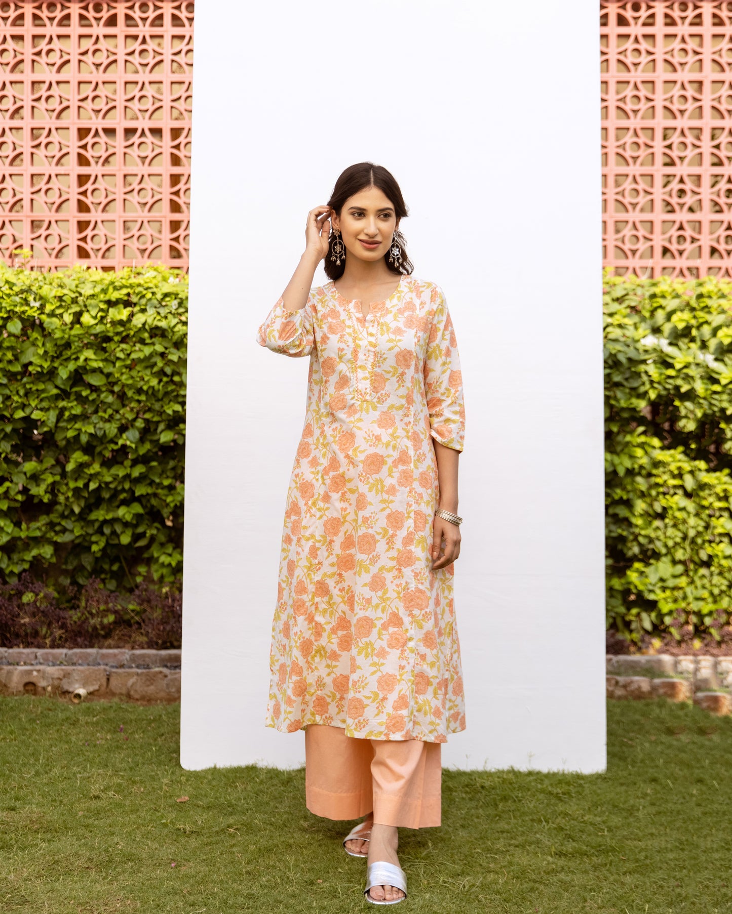 White With Peach Floral Print Round Neck Cotton Kurta For Women's