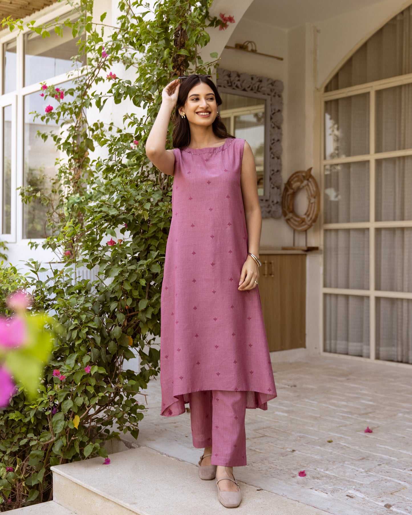 Dusty Rose Pink Cotton Handloom Sleeveless Kurta Pant Set For Women's