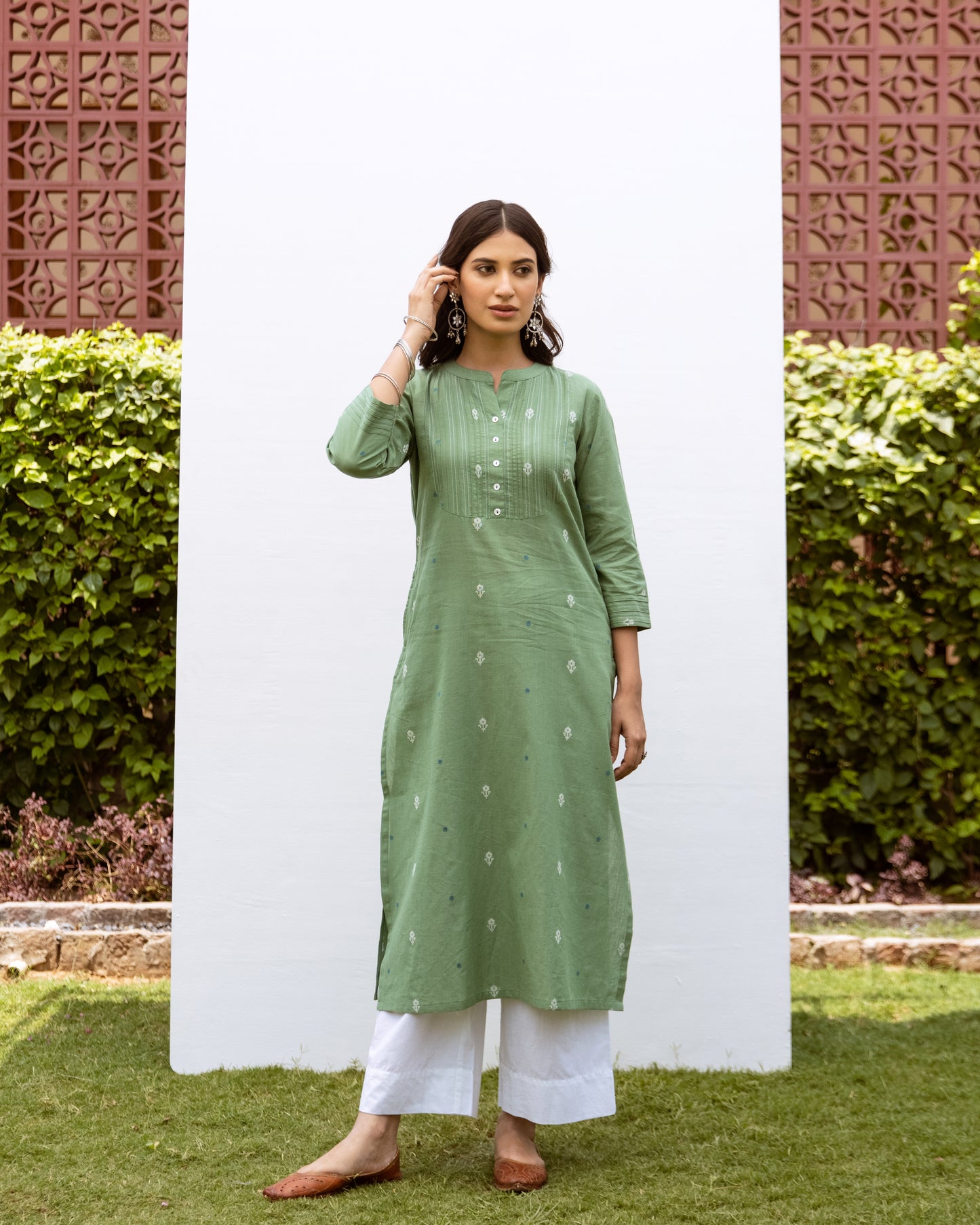 Soft Green Cotton Handloom Round Neck Kurta For Women's