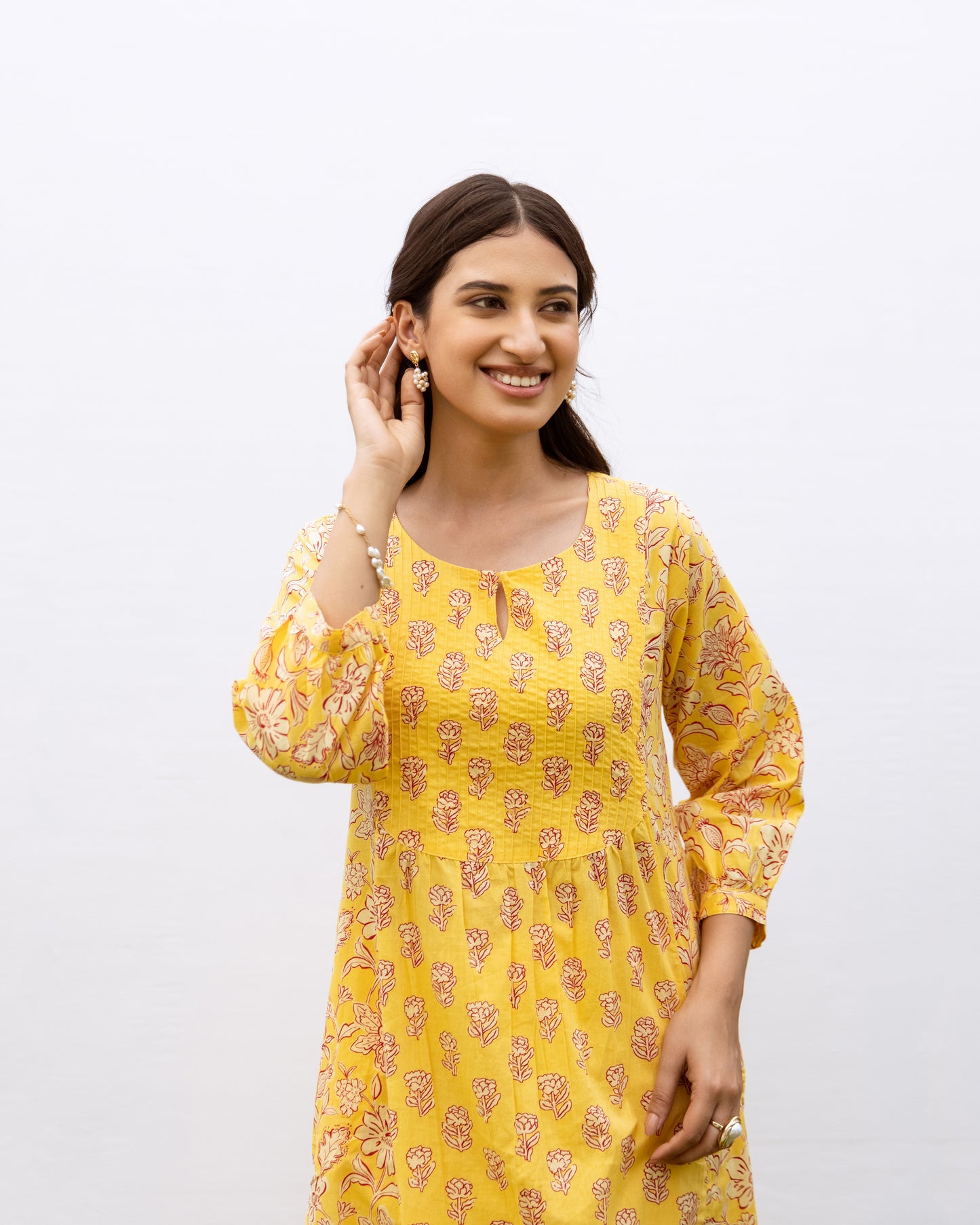 Yellow Cotton Floral Print Round Neck Kurta Pant Set for Women's