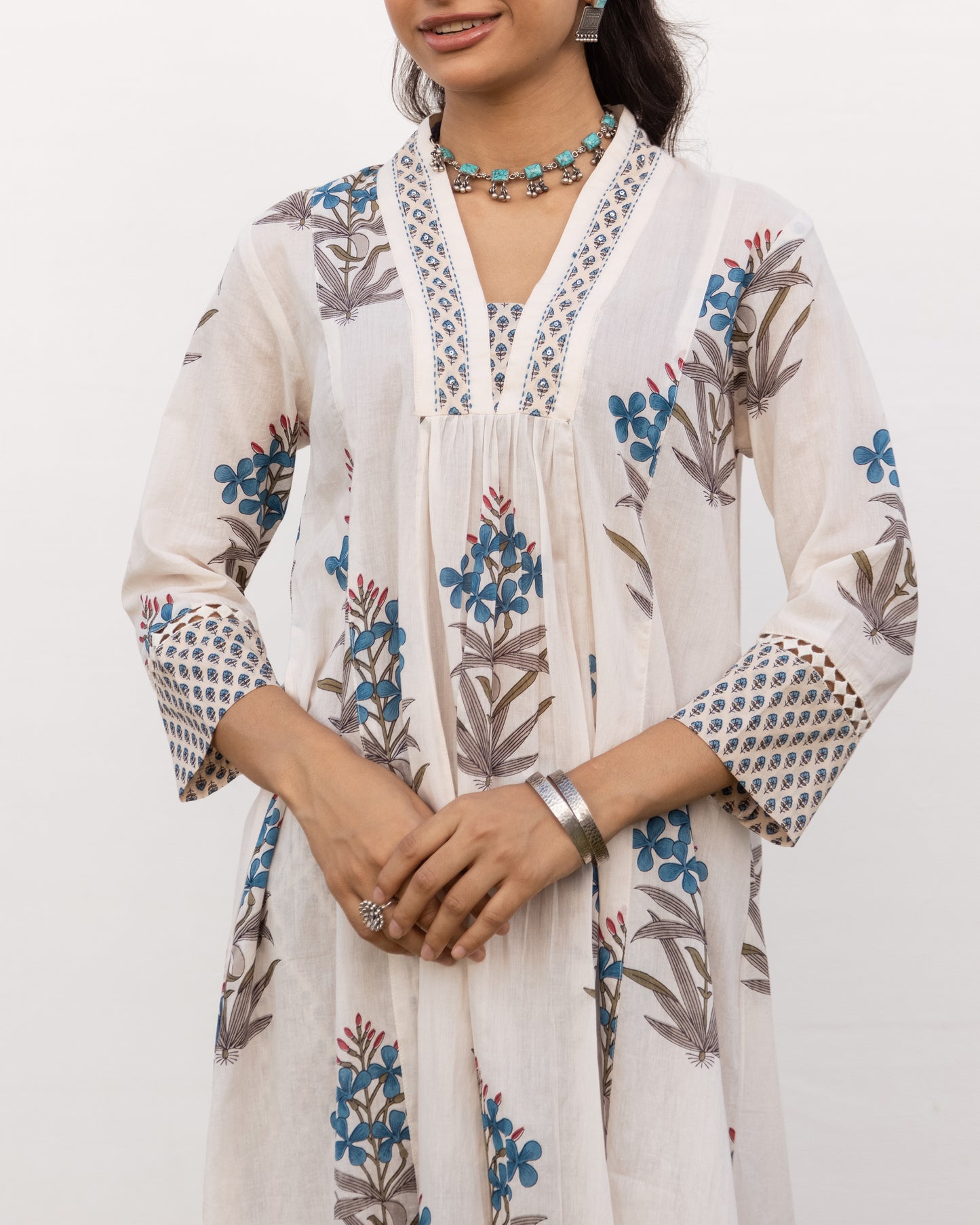 White Floral Printed Kurta Pant Set For Women's