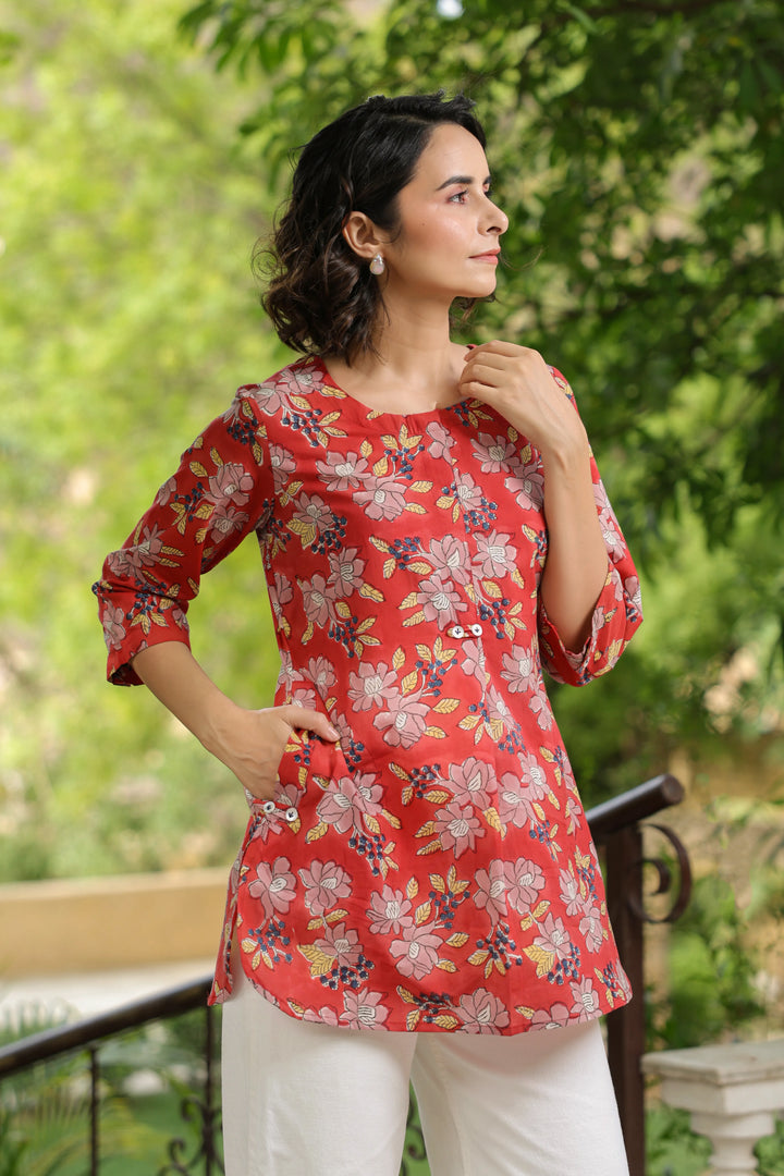 Red Floral Cotton Round Neck Handblock Short Top For Women's