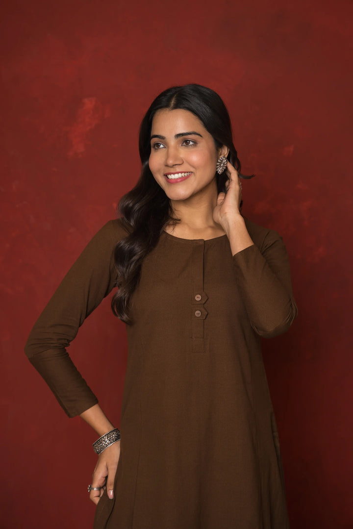 DARK BROWN COTTON FLEX ROUND HIGHLIGHTED WITH WOODON BUTTONS KURTA PANT SET