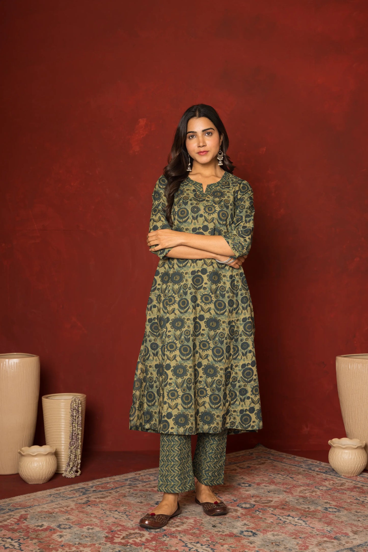 GREEN COTTON ROUND WITH V-CUT BOOTI HIGHLIGHTED WITH HAND KATHA KURTA PANT SET