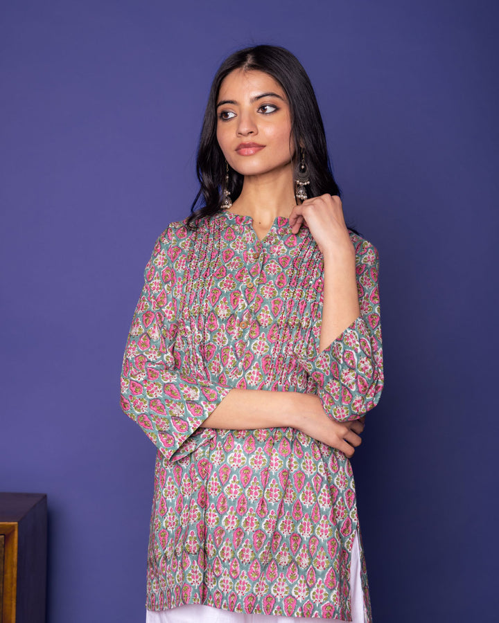 Green Cotton Collar Handblock Short Top For Women's