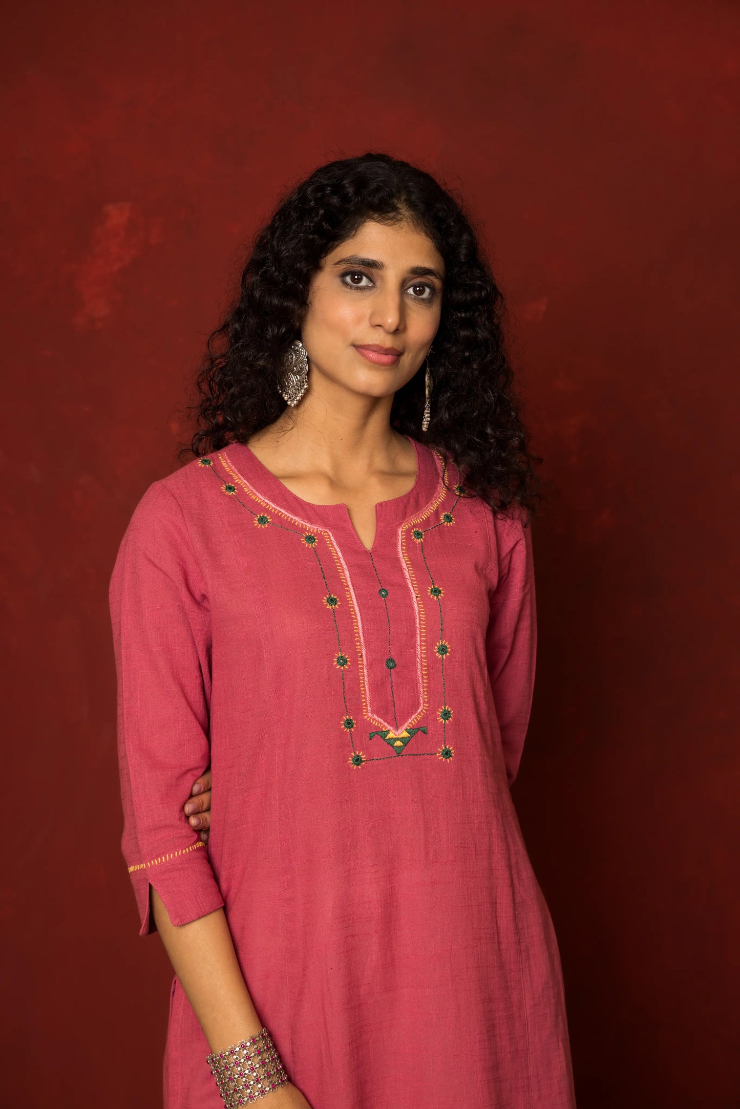 ONION PINK COTTON SLUB KURTA HIGHLIGHTED WITH HAND MIRROR WORK WITH KATHA KURTA FOR WOMEN'S