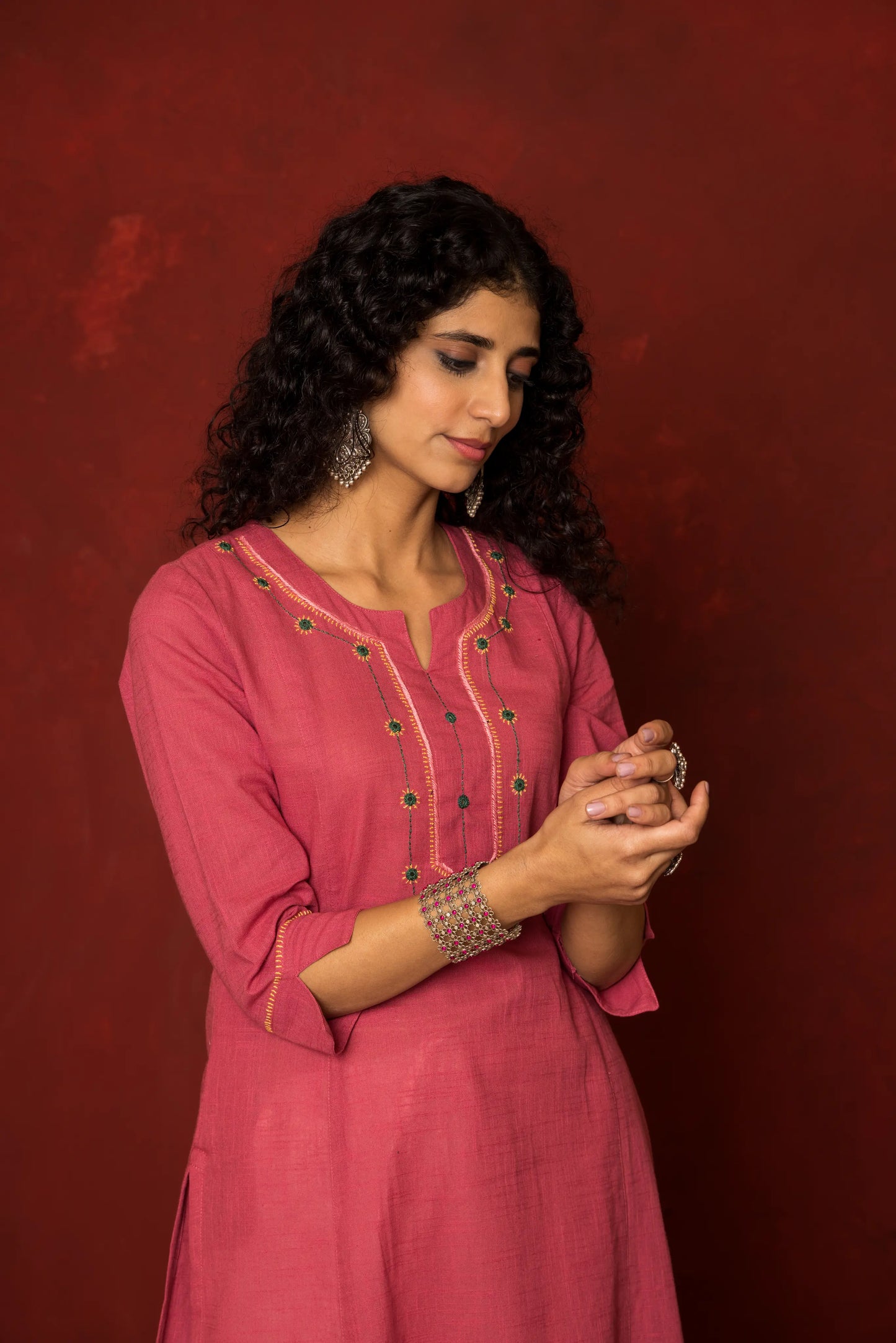 ONION PINK COTTON SLUB KURTA HIGHLIGHTED WITH HAND MIRROR WORK WITH KATHA KURTA FOR WOMEN'S