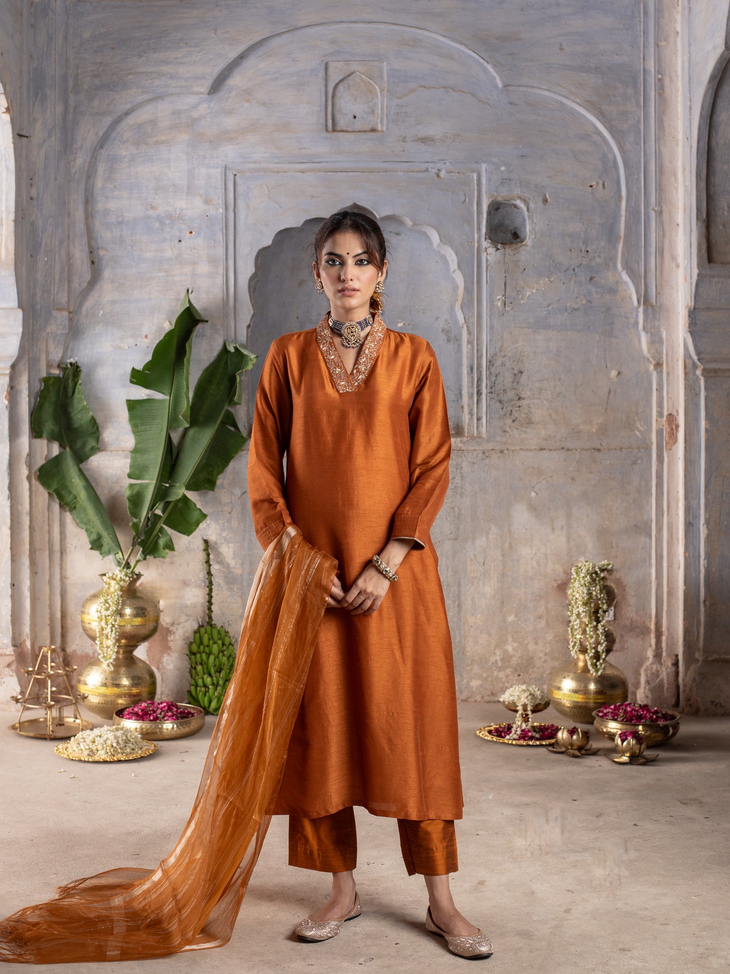 GOLD BROWN LINEN STIN HAND ZARI WORK WITH SEQUENCE ON NECKLINE WITH DUPATTA FULL SET