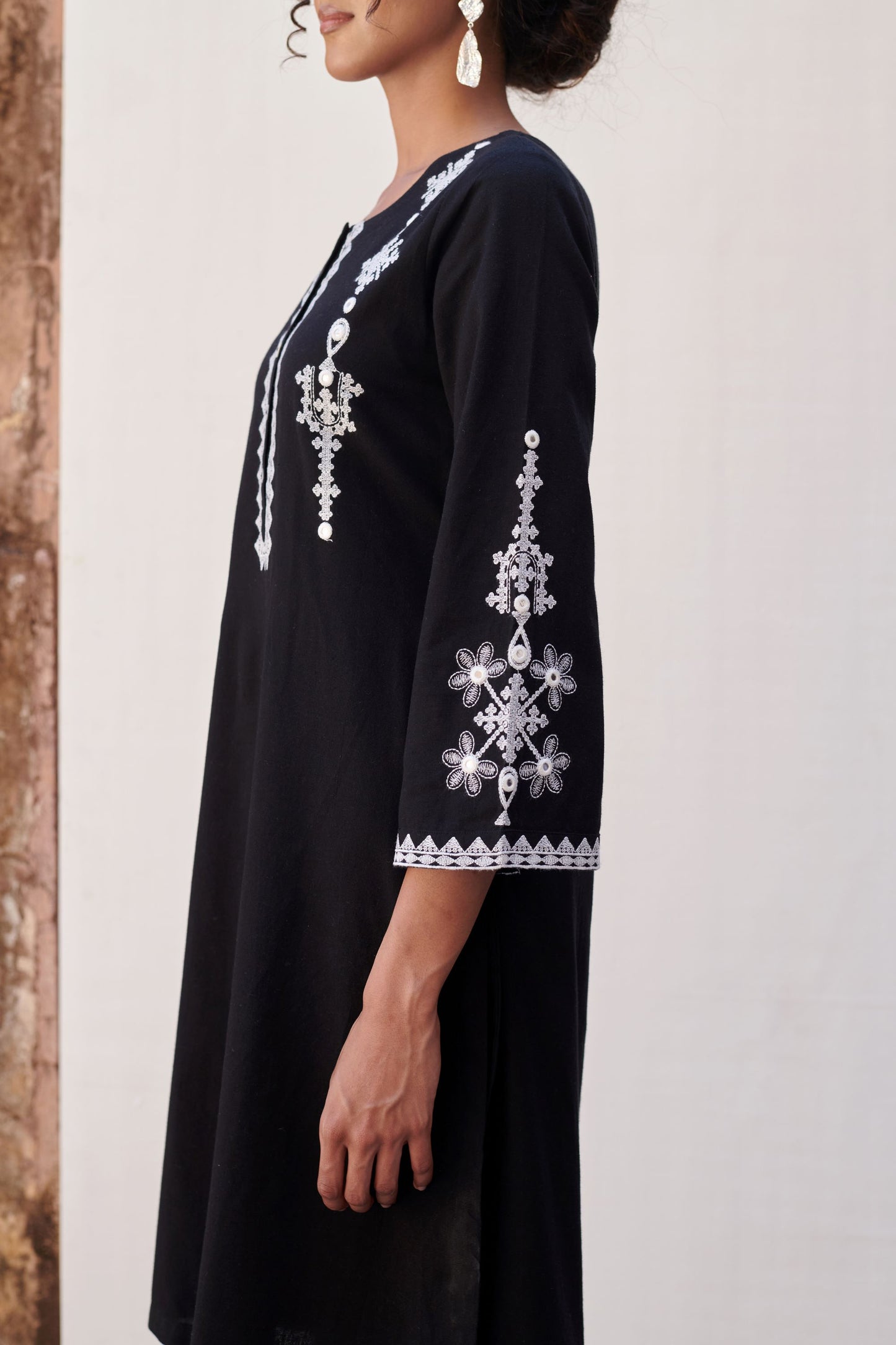 Black Cotton Flax Round Neck Kurta Pant Set For Women's