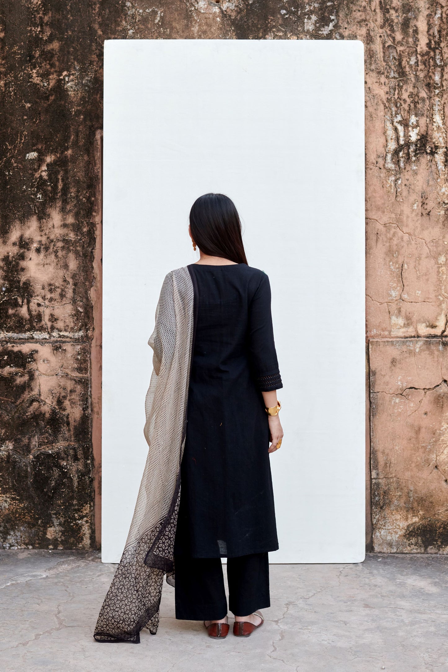 Black Cotton Slub Round Neck Kurta For Women's