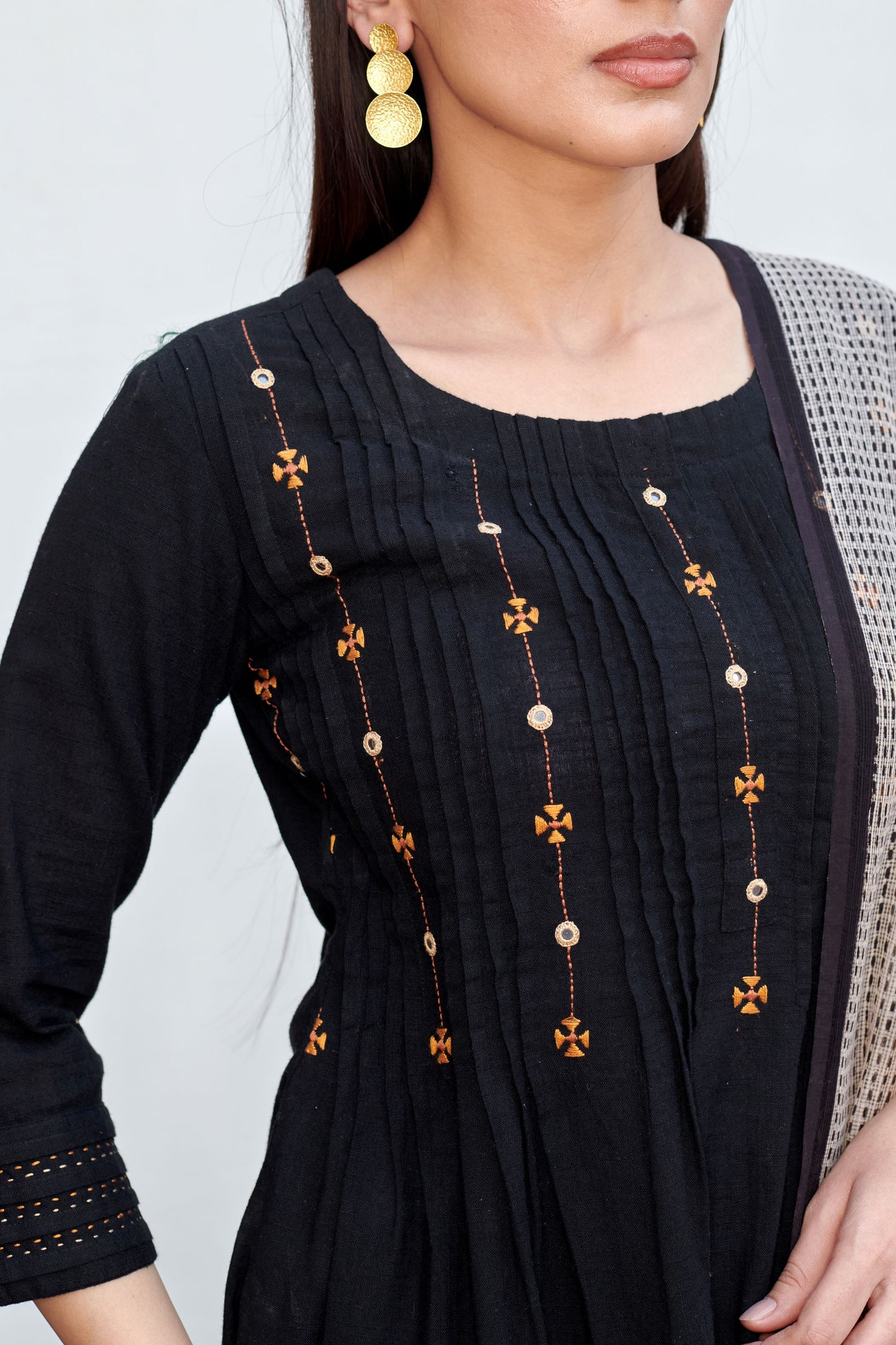 Black Cotton Slub Round Neck Kurta For Women's