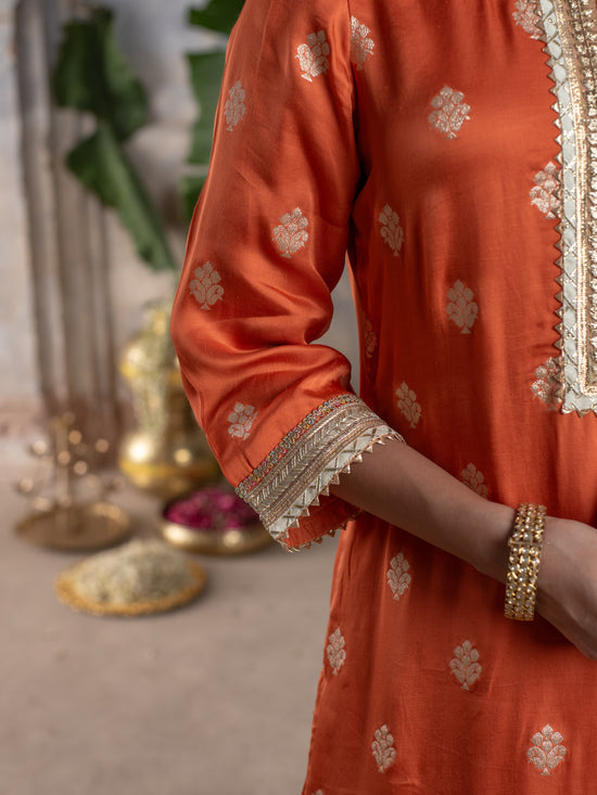 FANTA ORANGE JAQUARD SATIN ROUND NECK WITH GOTA PATTI FULL SET