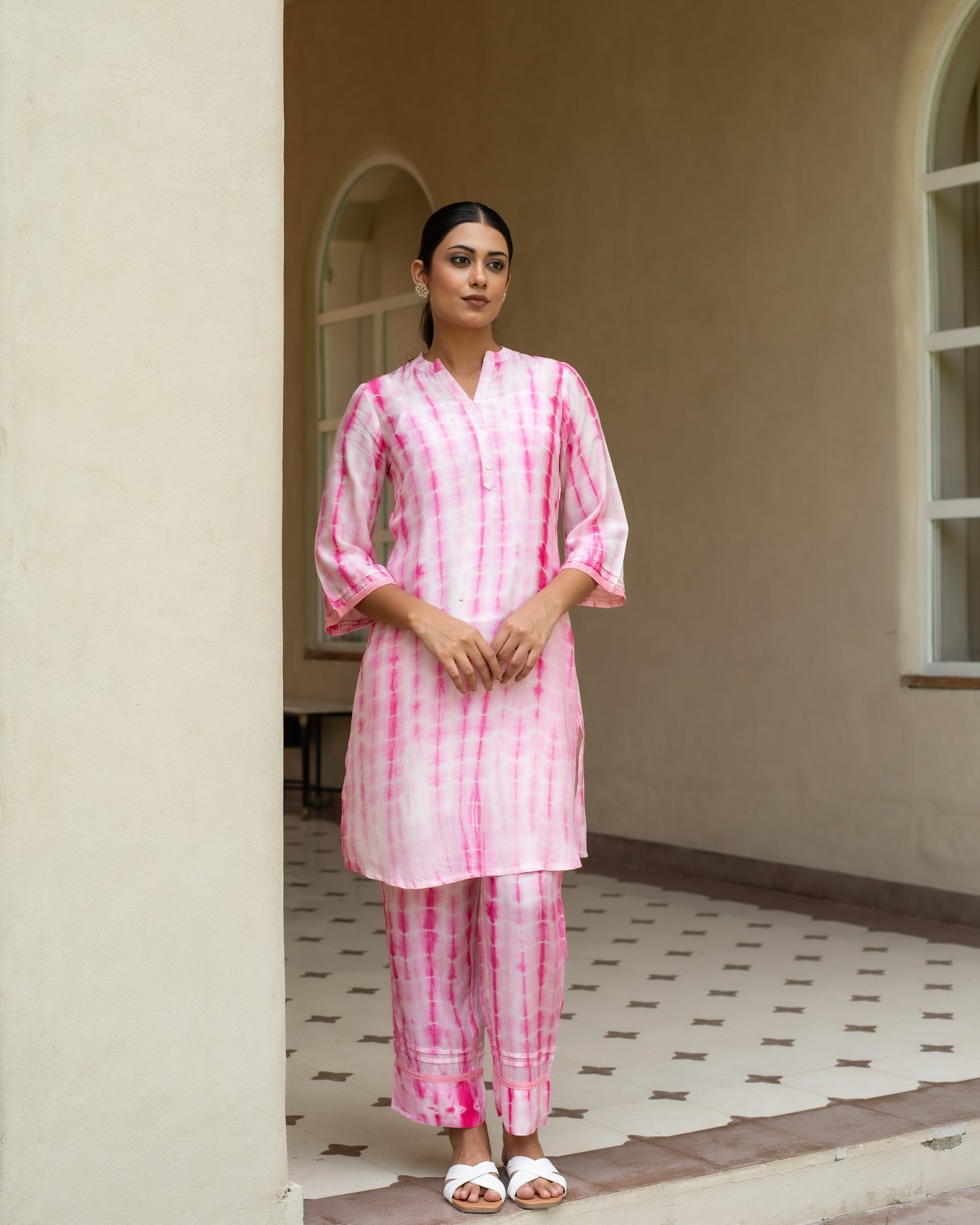 Pink Lehriya With Tie & Dye Muslin Sitting Collar With V-Neck Co-Ord Set For Women's