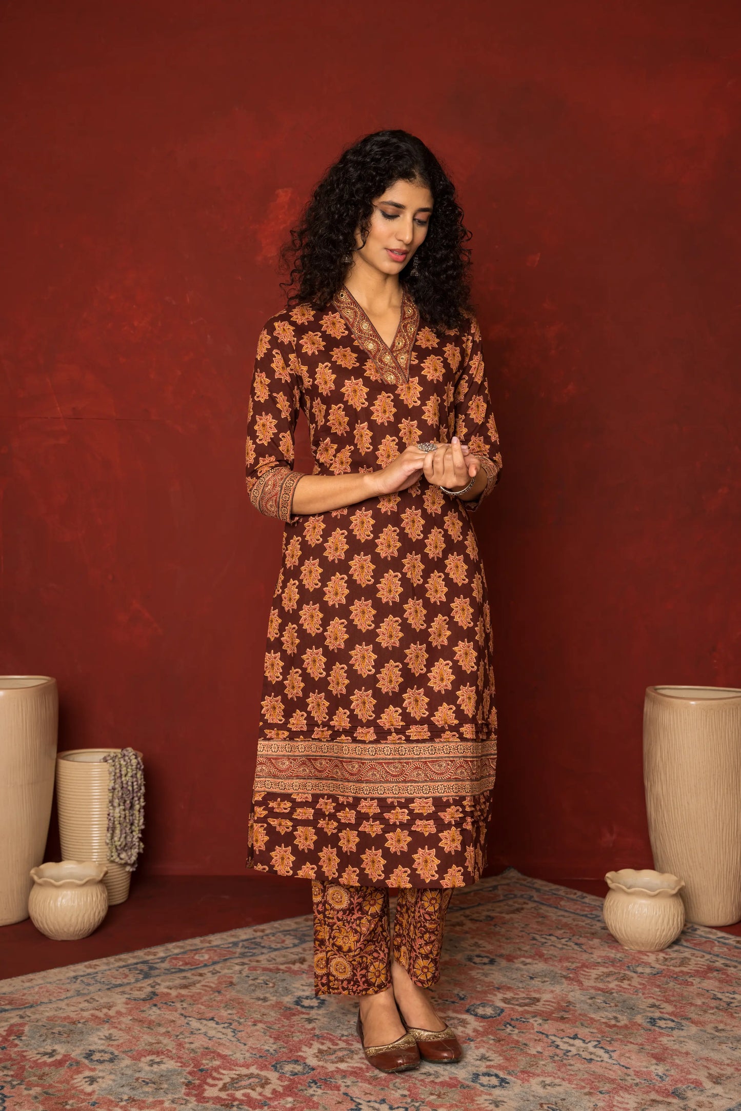 BROWN COTTON COLLOR NECK BOOTI PRINT MIRROR WORK ON NECK KURTA PANT SET