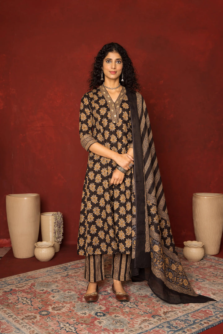 BLACK COTTON V-NECK BOOTI PRINT MIRROR WORK ON NECK FULL SET