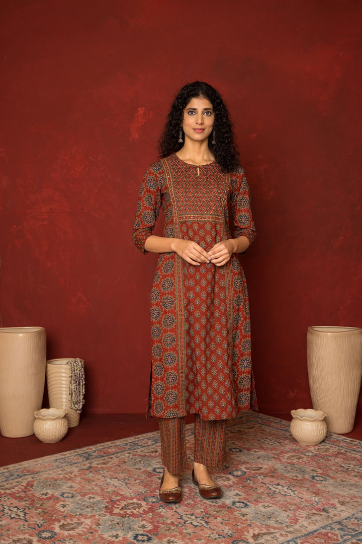 RUST COTTON ROUND NECK BOOTI PRINT YOKE HIGHLIGHTED WITH HAND KATHA KURTA PANT SET