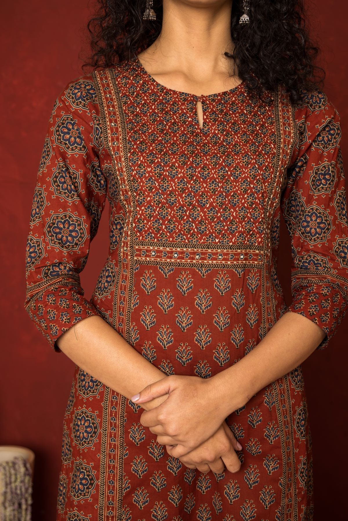 RUST COTTON ROUND NECK BOOTI PRINT YOKE HIGHLIGHTED WITH HAND KATHA KURTA PANT SET