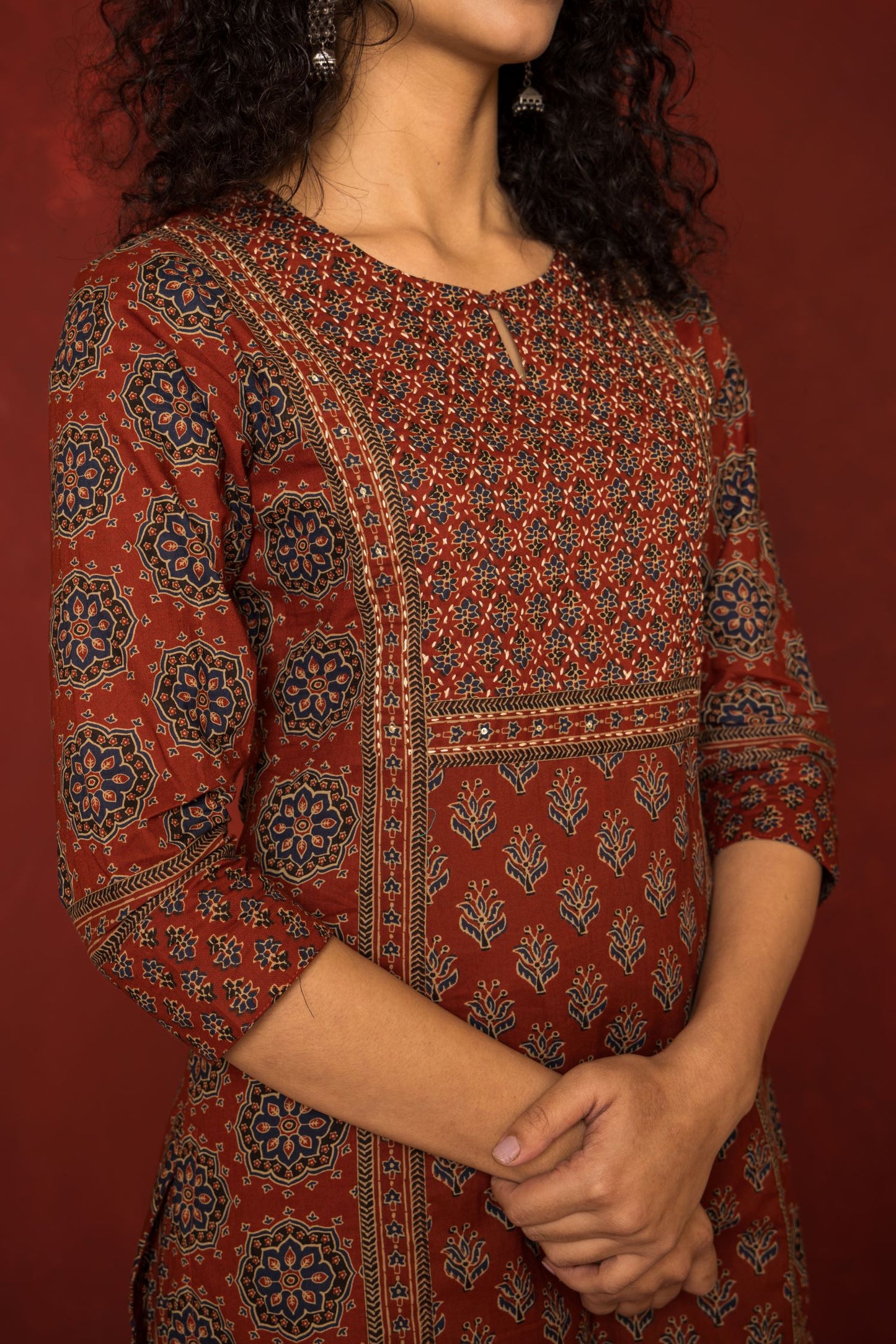 RUST COTTON ROUND NECK BOOTI PRINT YOKE HIGHLIGHTED WITH HAND KATHA KURTA PANT SET