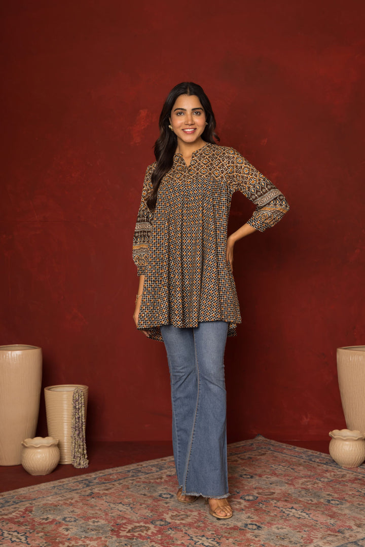 Brown Cotton Modal Collar Geometrical Short Top For Women's