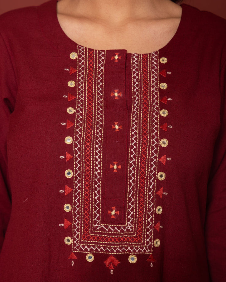 MAROON KURTA- FLEX & PANT- COTTON SLEEVES KAMALKARI BORDERS KURTA PANT SET
