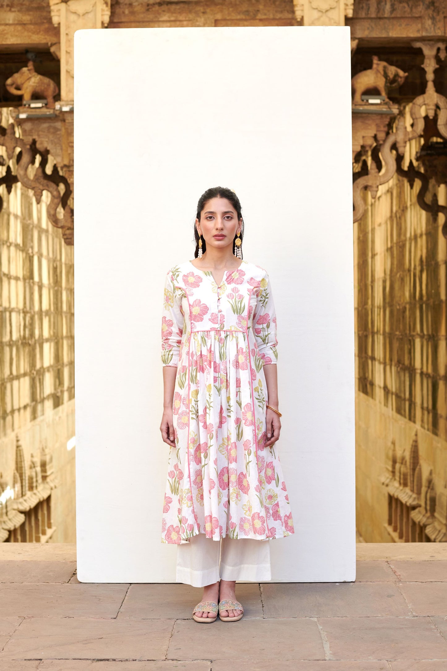 White Cotton Round With Small V-Neck Floral Kurta For Women's