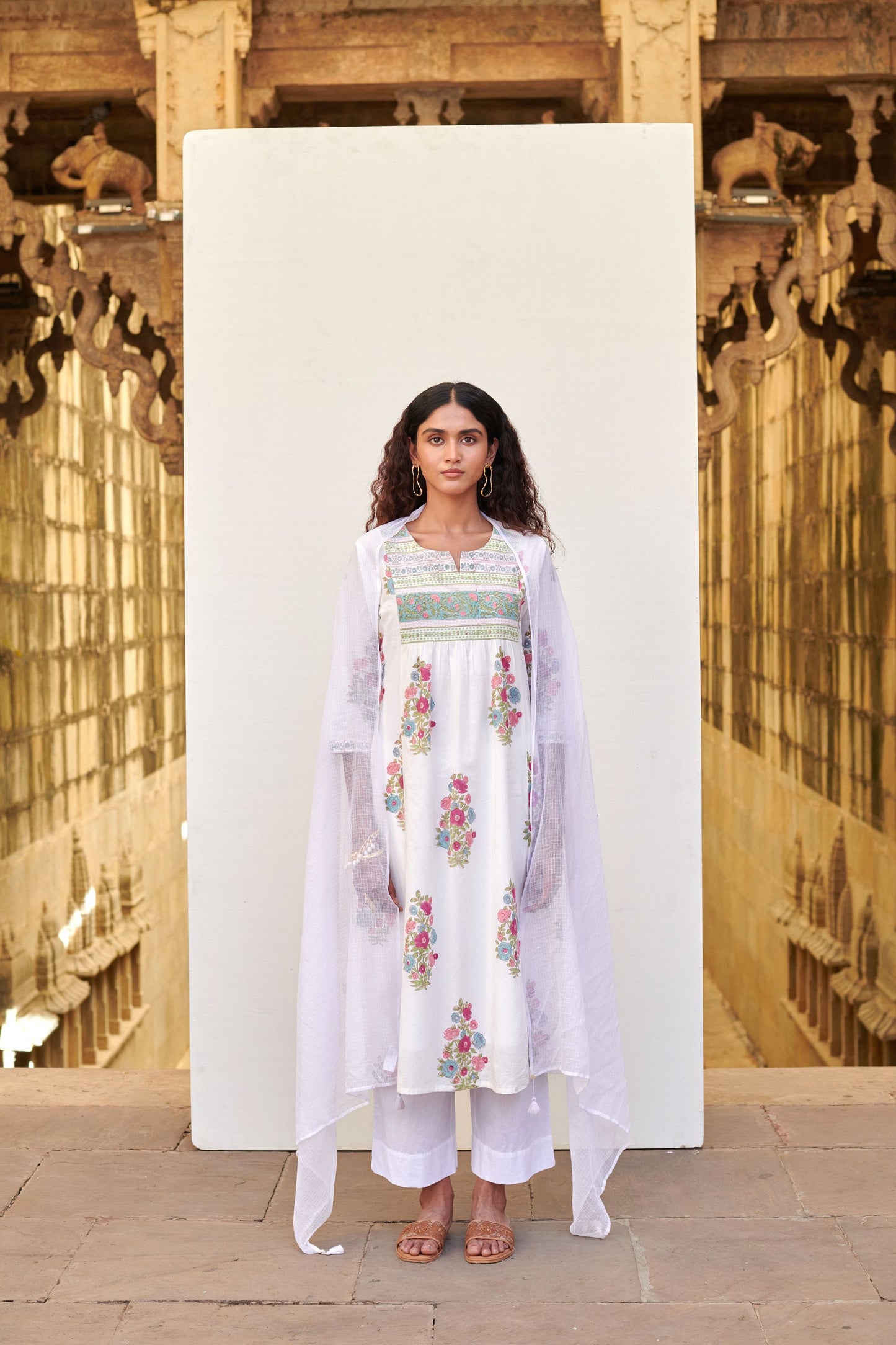 White Cotton Round Neck Handblock Print Kurta For Women's