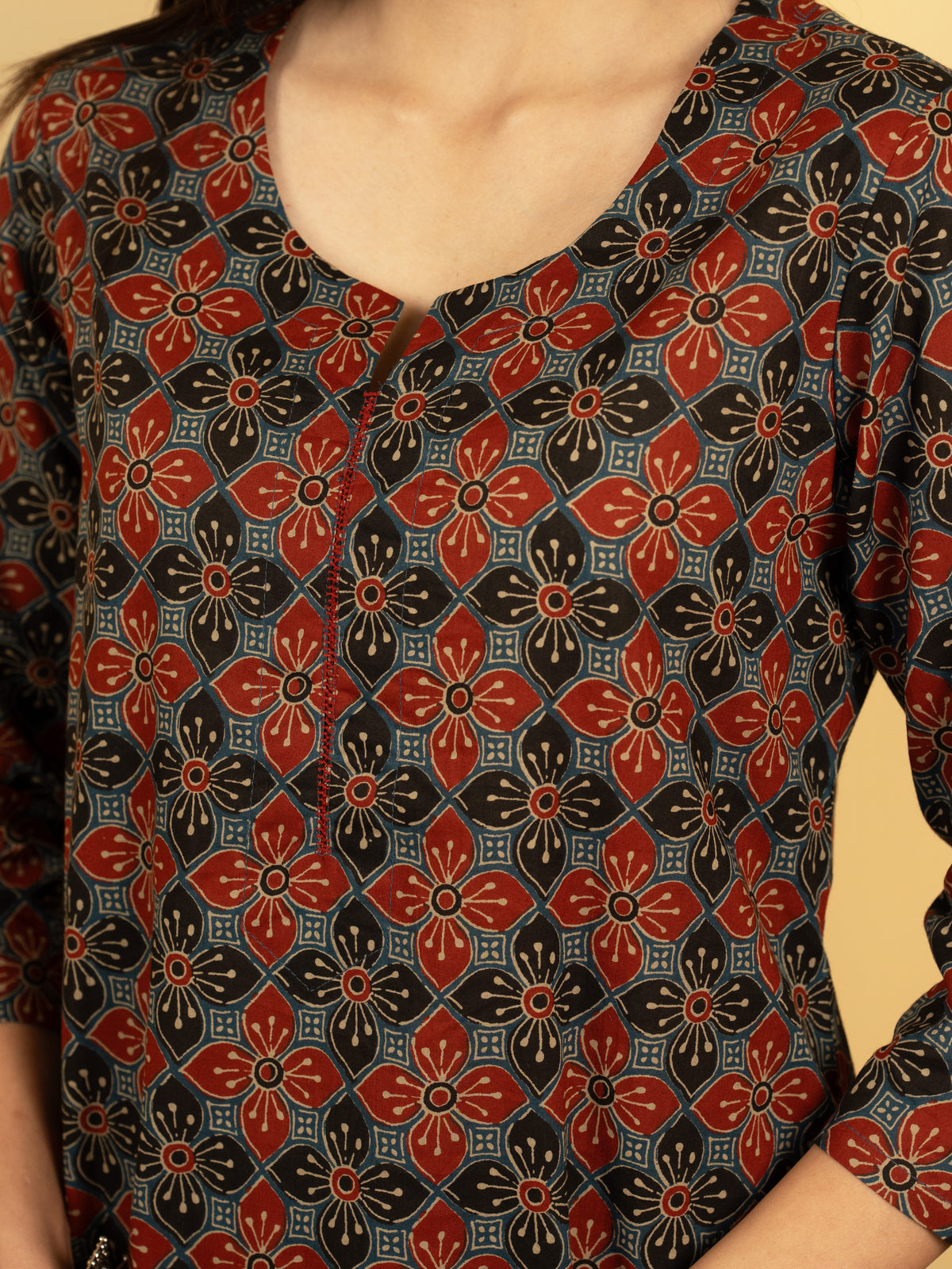 Blue Colour Cotton Round With V-Neck Floral Print Kurta For Women's