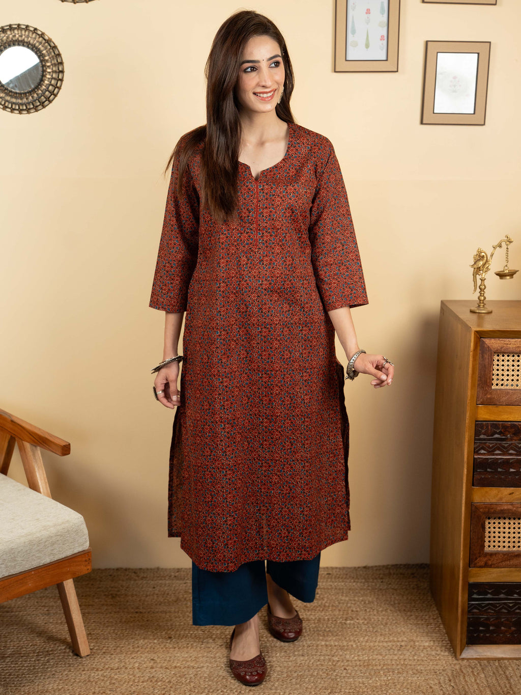 Brick Red Colour Cotton Round With V-Neck Abstract Print Kurta For Women's