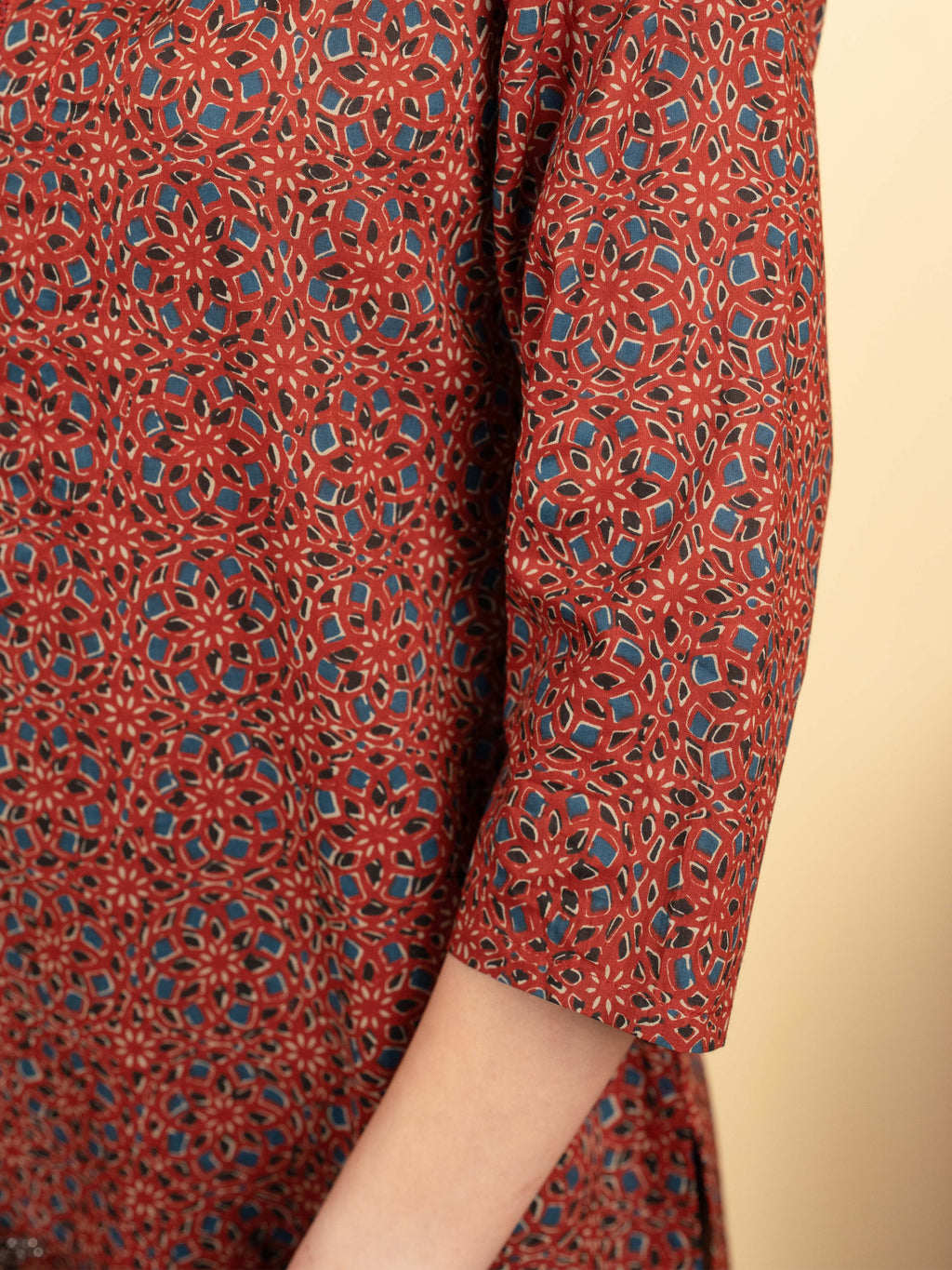 Brick Red Colour Cotton Round With V-Neck Abstract Print Kurta For Women's