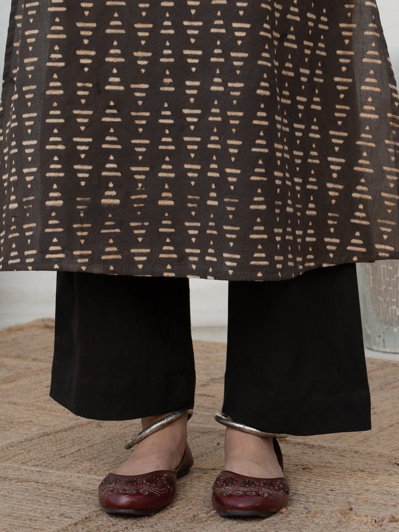 Dark Gray Colour Cotton Daabu Print,Kantha And Mirror Work Kurta For Women's