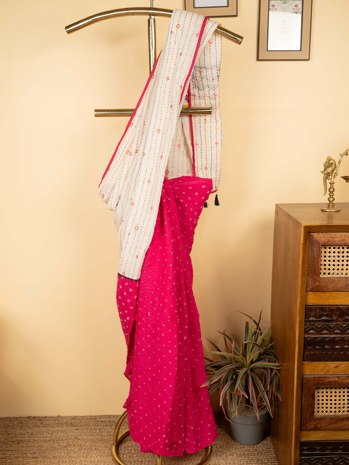 Beige And Pink Cotton Hand-Done Bandhani Saree