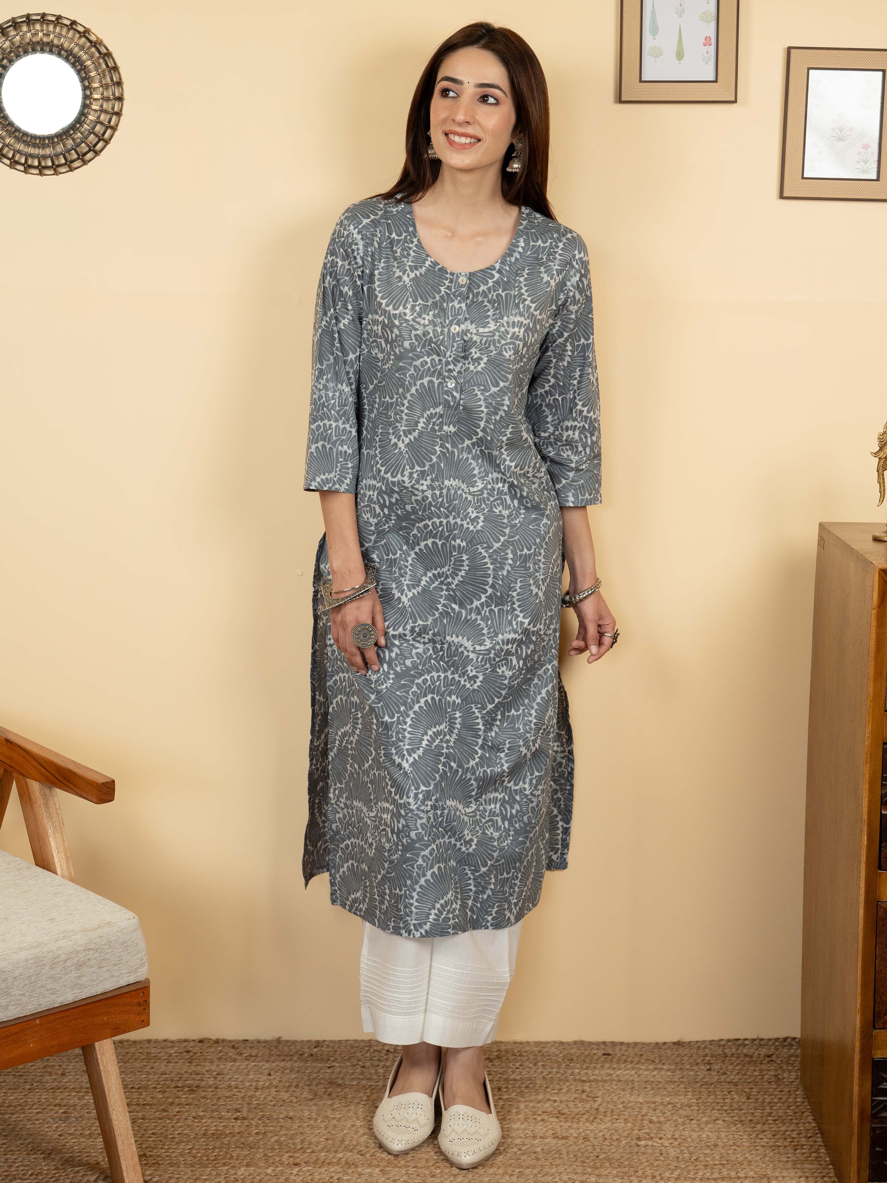 Gray Color Cotton Round With V Neck Abstract Print Kurta