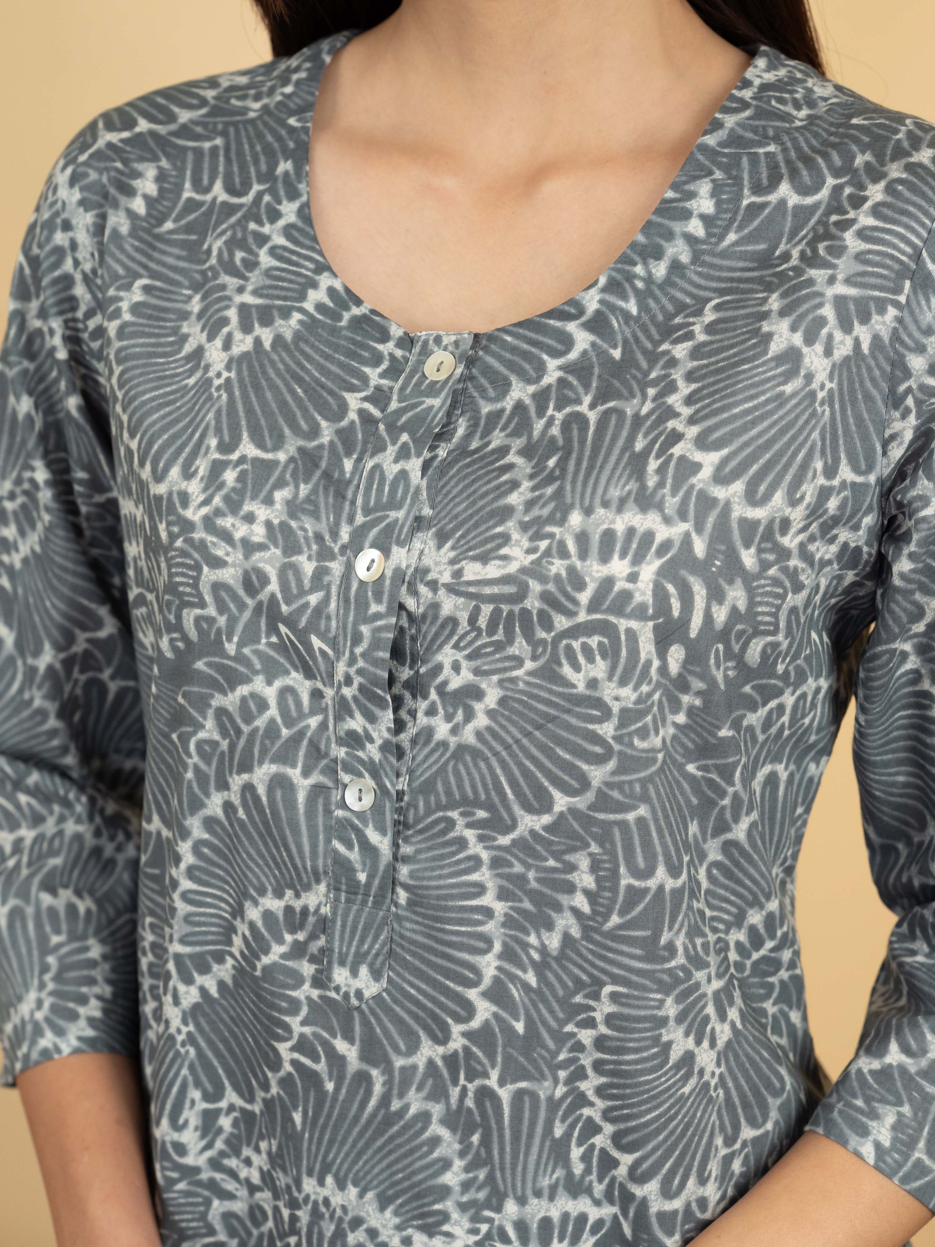 Gray Color Cotton Round With V Neck Abstract Print Kurta