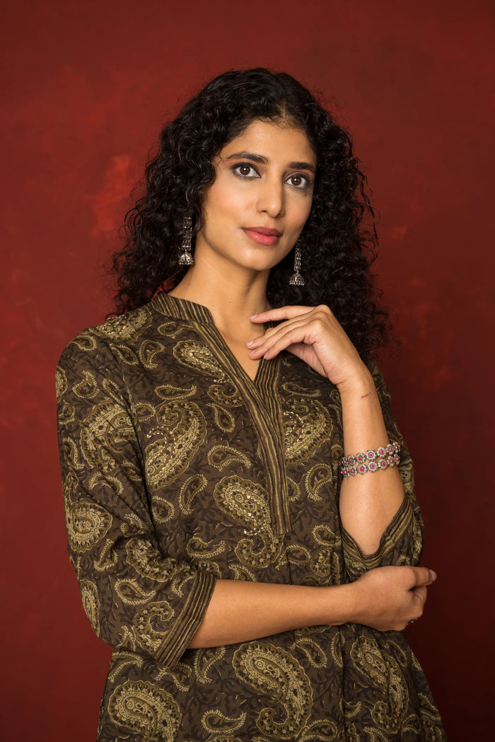 Army Green Cotton Collor Neck Highlightes with Katha Work Kurta Pant Set