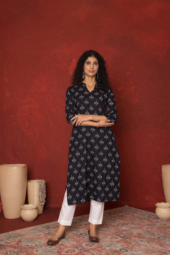 MAHIRA KURTA