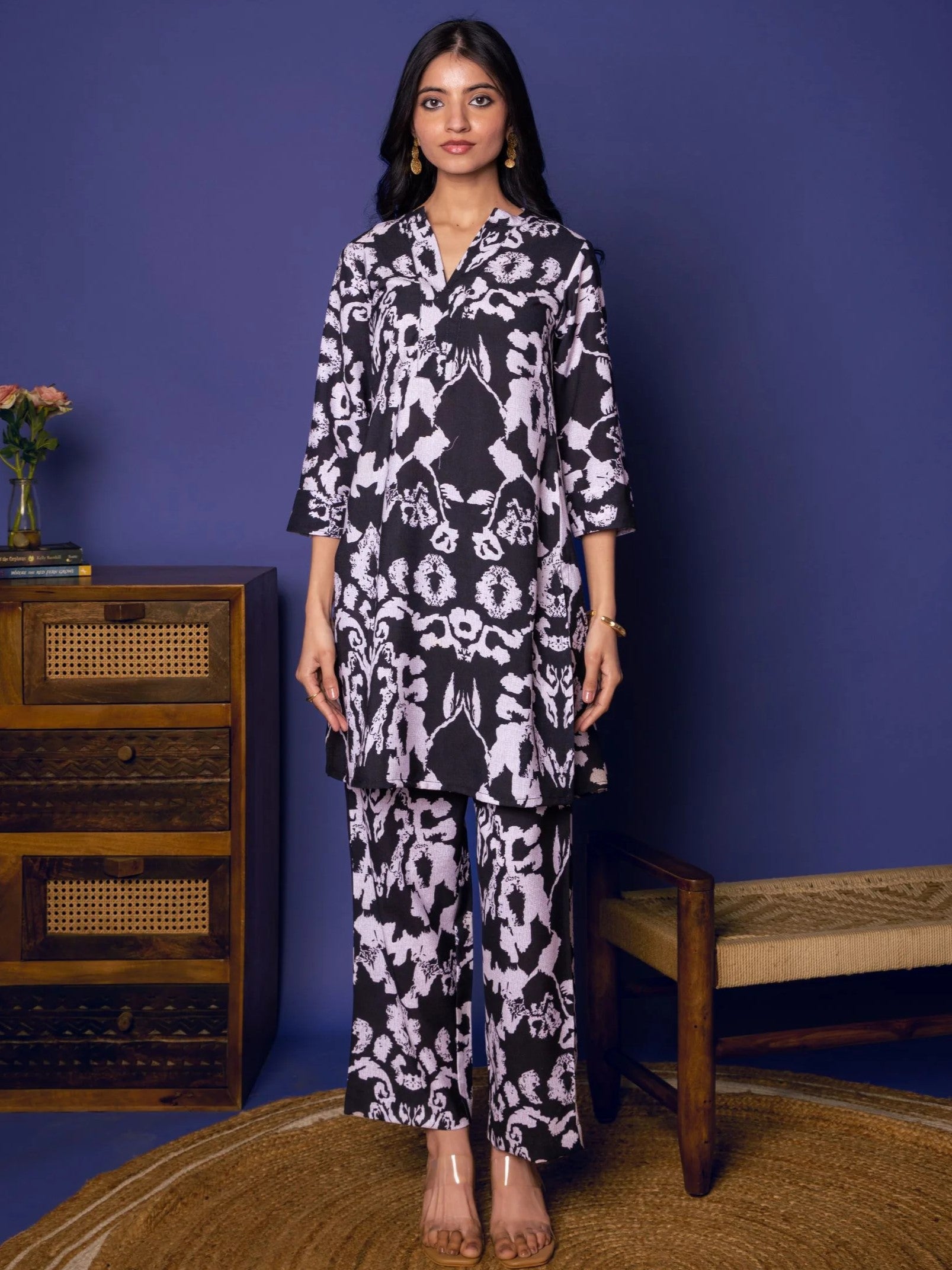 Black Linen Blend Collar Neck With V Abstrack Print Co-Ord Set For Women's
