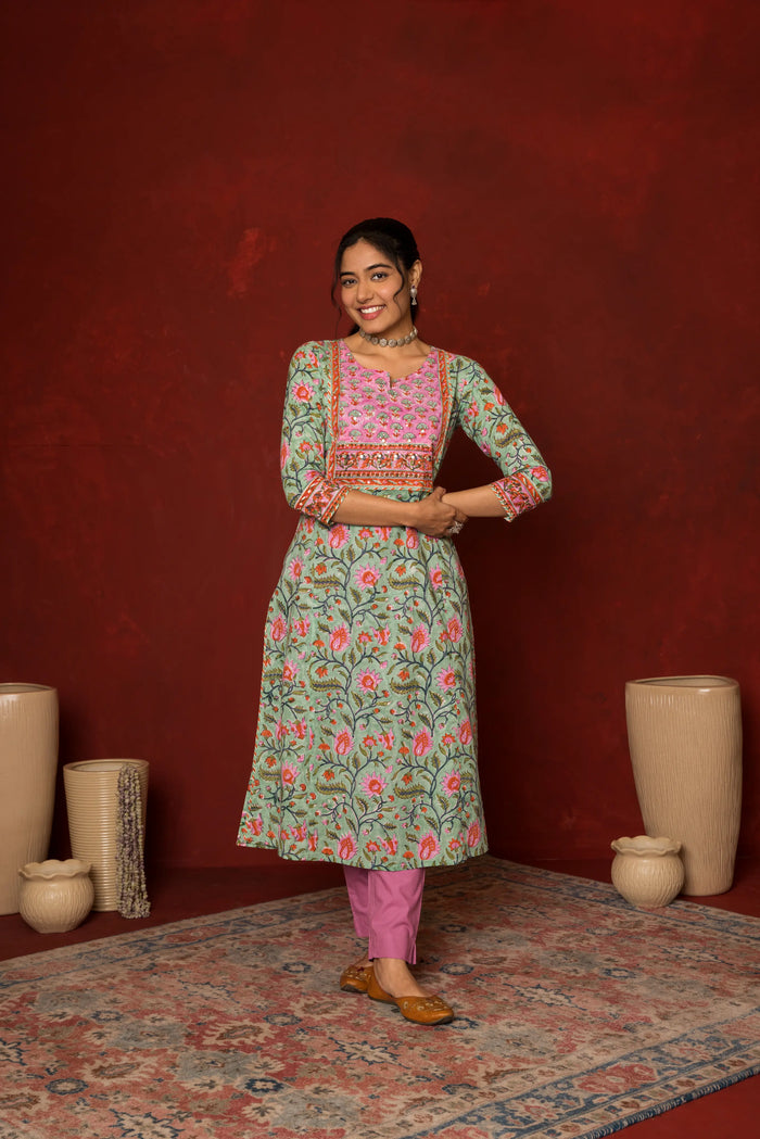 Sea Green With Pink Cotton Round Neck Kurta For Women's