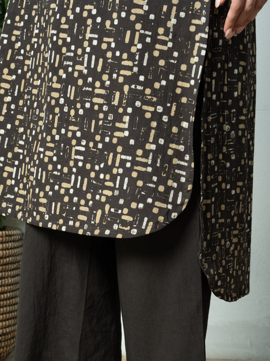 Dark Grey Cotton Collar Neck Daabu Hand Print Kurta For Women's