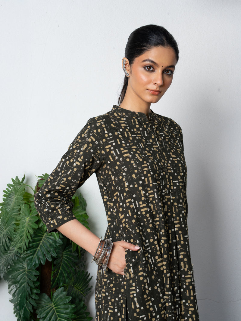 Dark Grey Cotton Collar Neck Daabu Hand Print Kurta For Women's