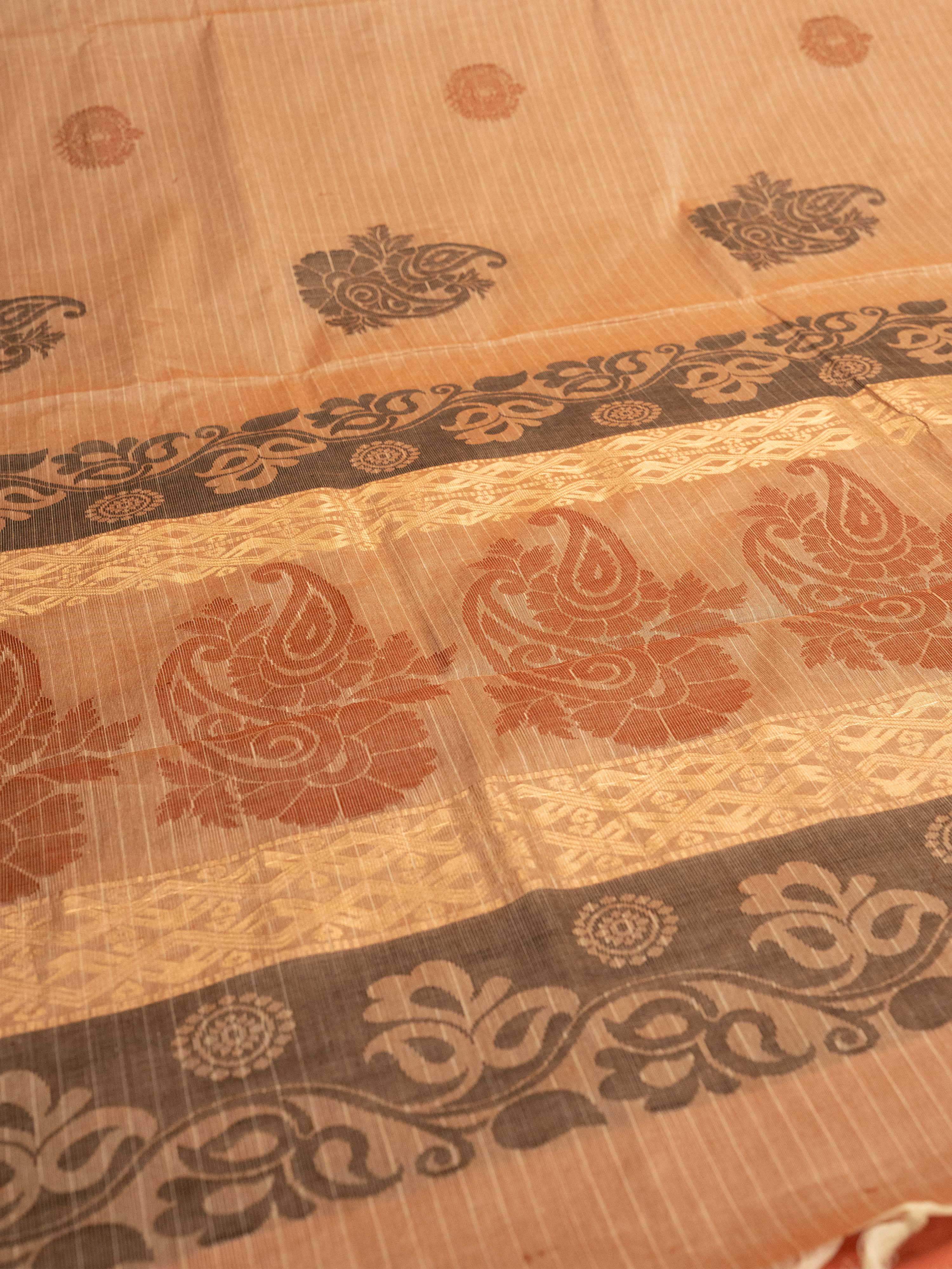 Beige Colour Cotton Handloom Self Weaned Saree