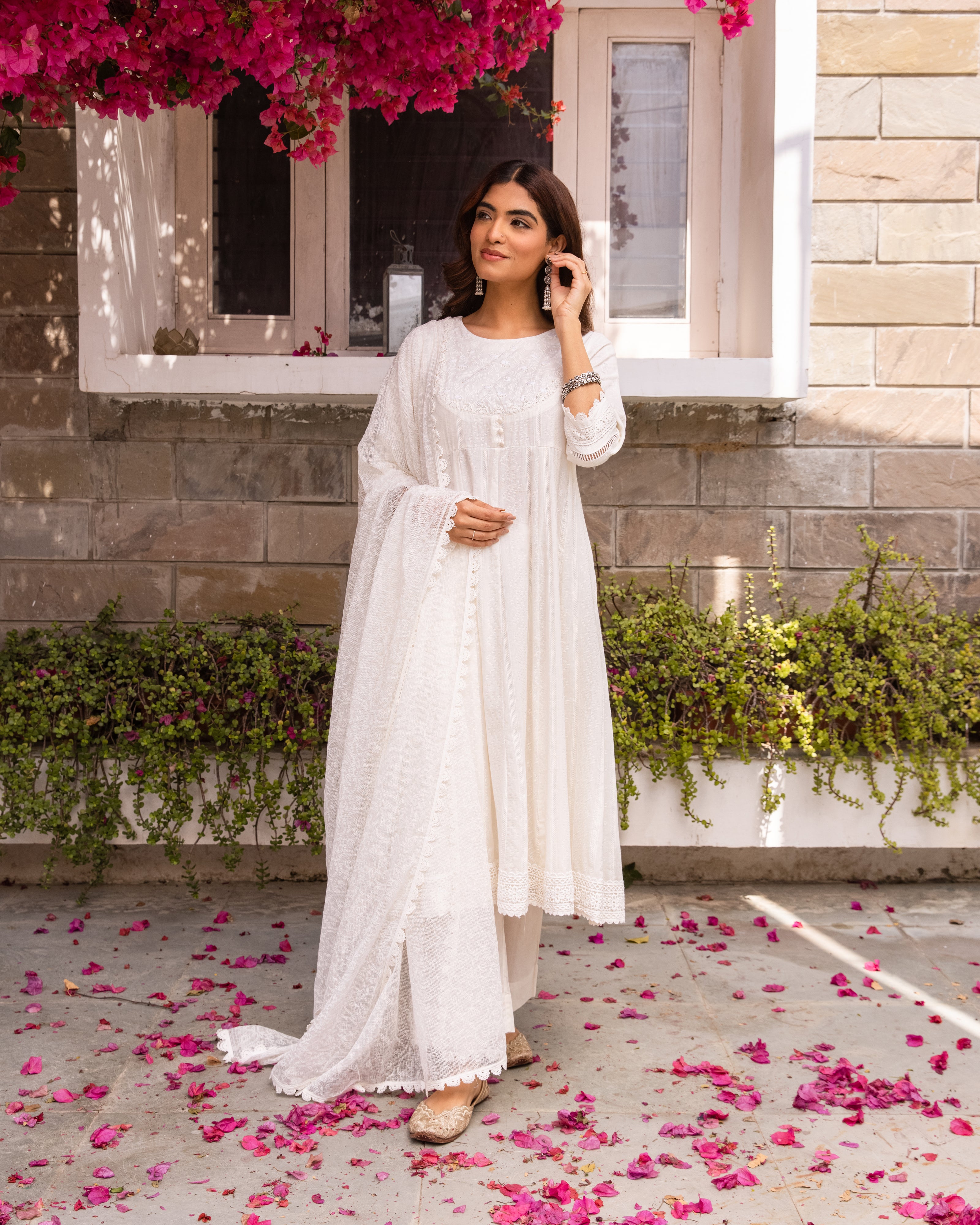 Ivory White Kurta Dupatta (Pant Not Included)