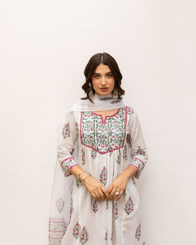 White Handblock Printed Kurta Dupatta Set For Women's