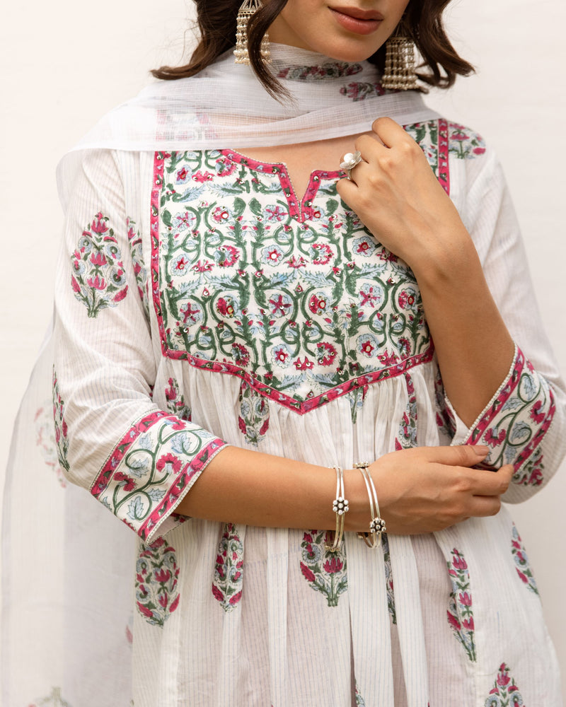 White Handblock Printed Kurta Dupatta Set For Women's