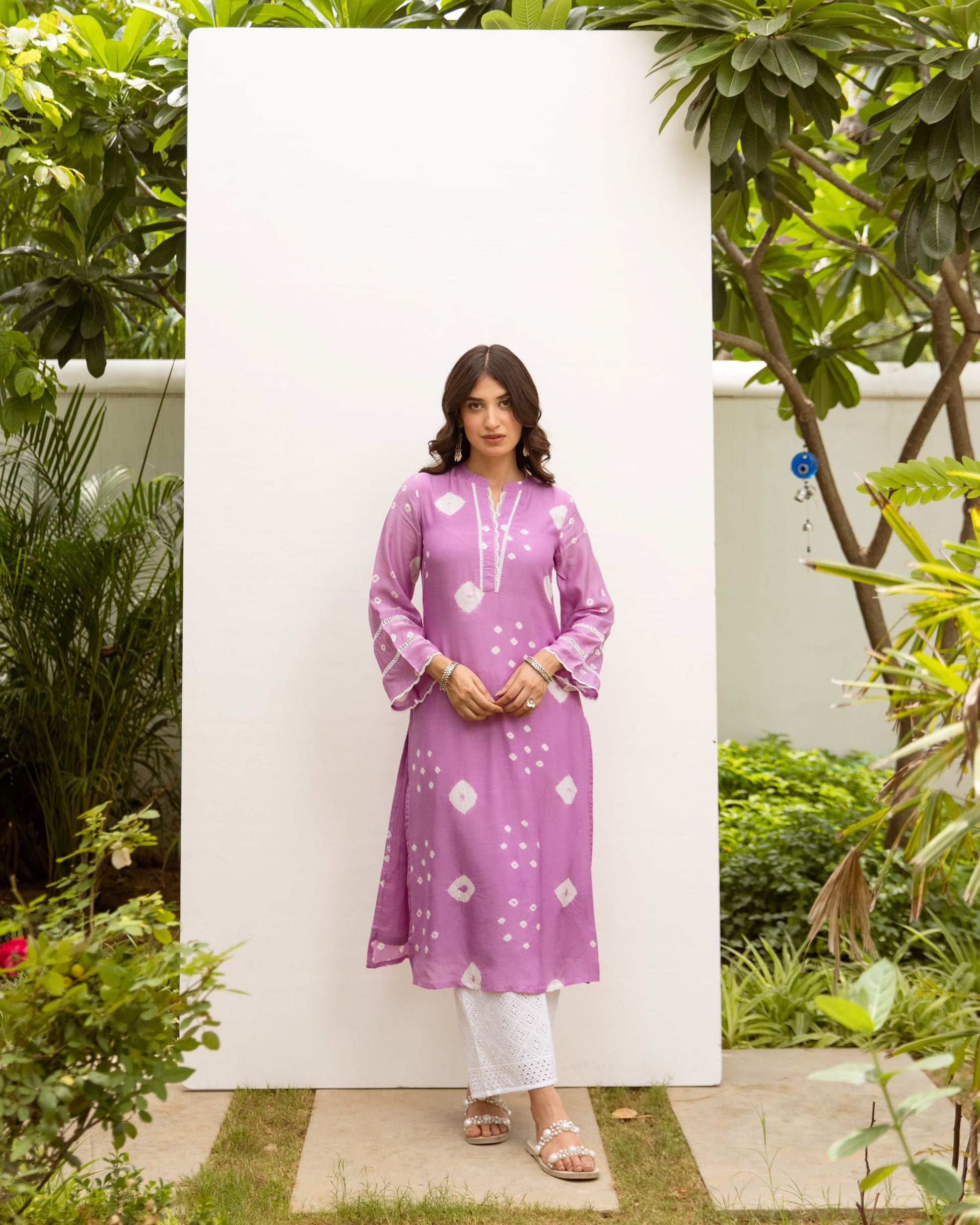 Lavender Hand-done Bandhani Round Neck Kurta For Women's