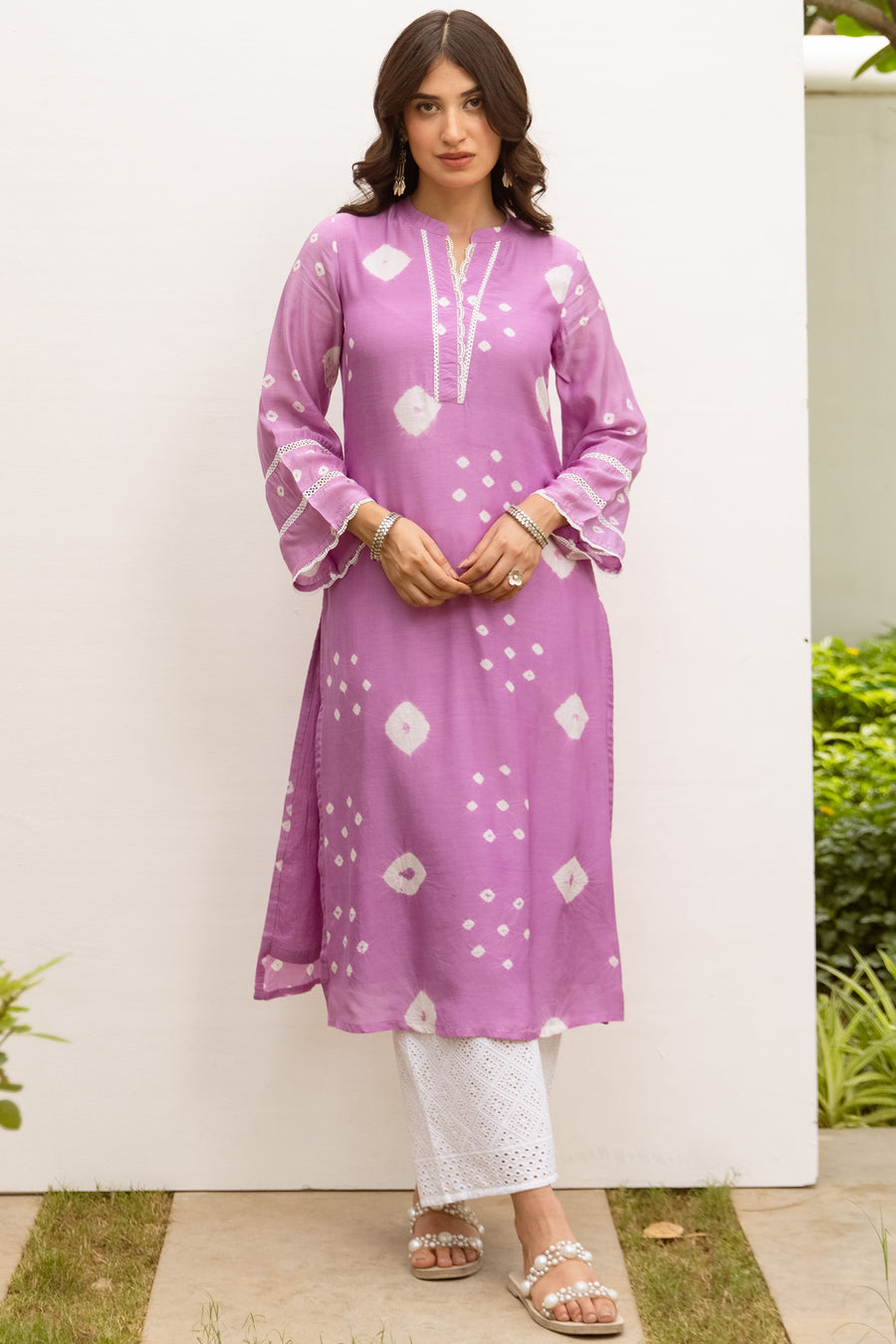 Lavender Hand-done Bandhani Round Neck Kurta For Women's