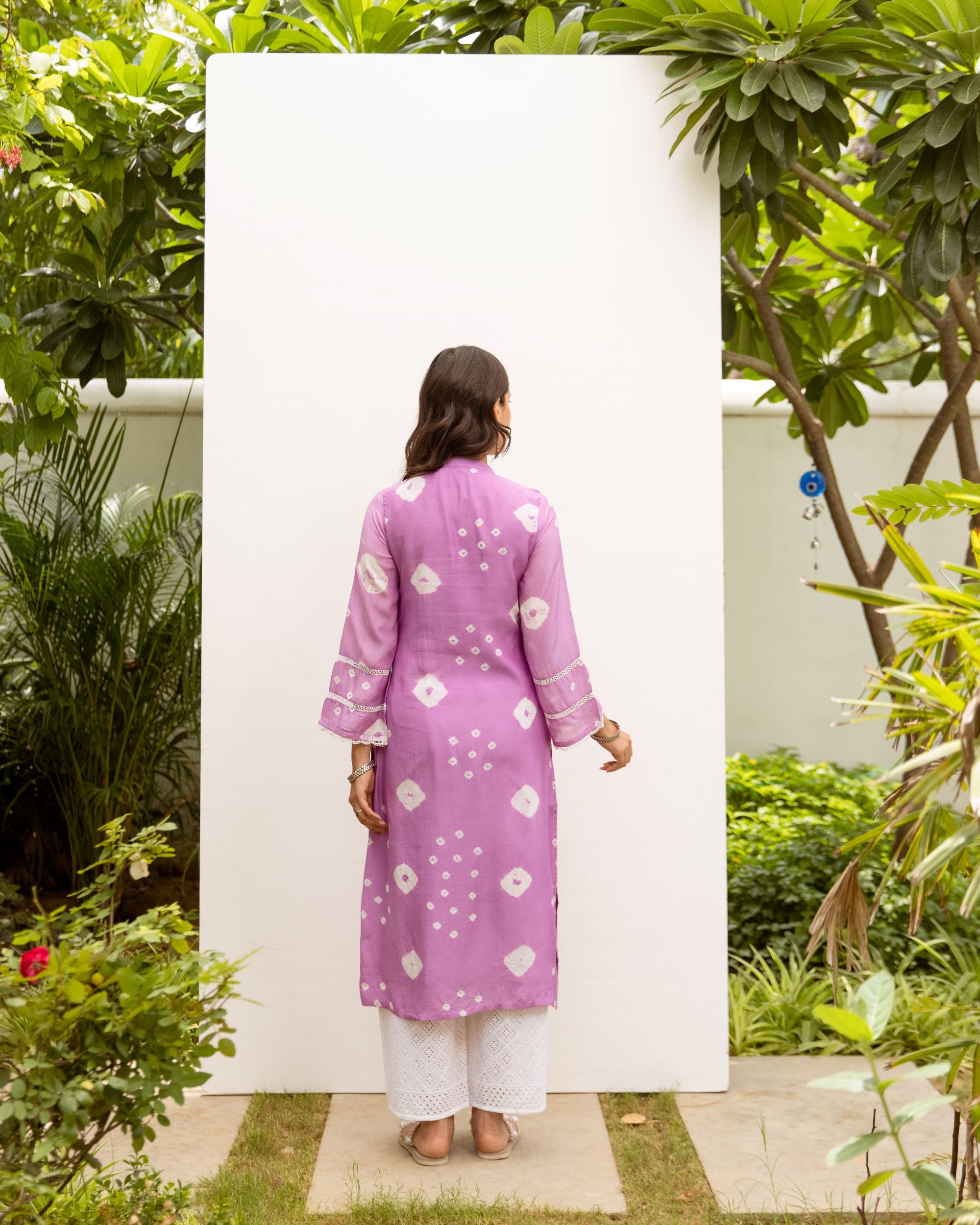 Lavender Hand-done Bandhani Round Neck Kurta For Women's